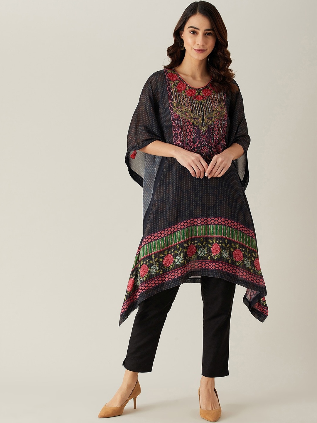 

The Kaftan Company Women Black Floral Embroidered Floral Kurta
