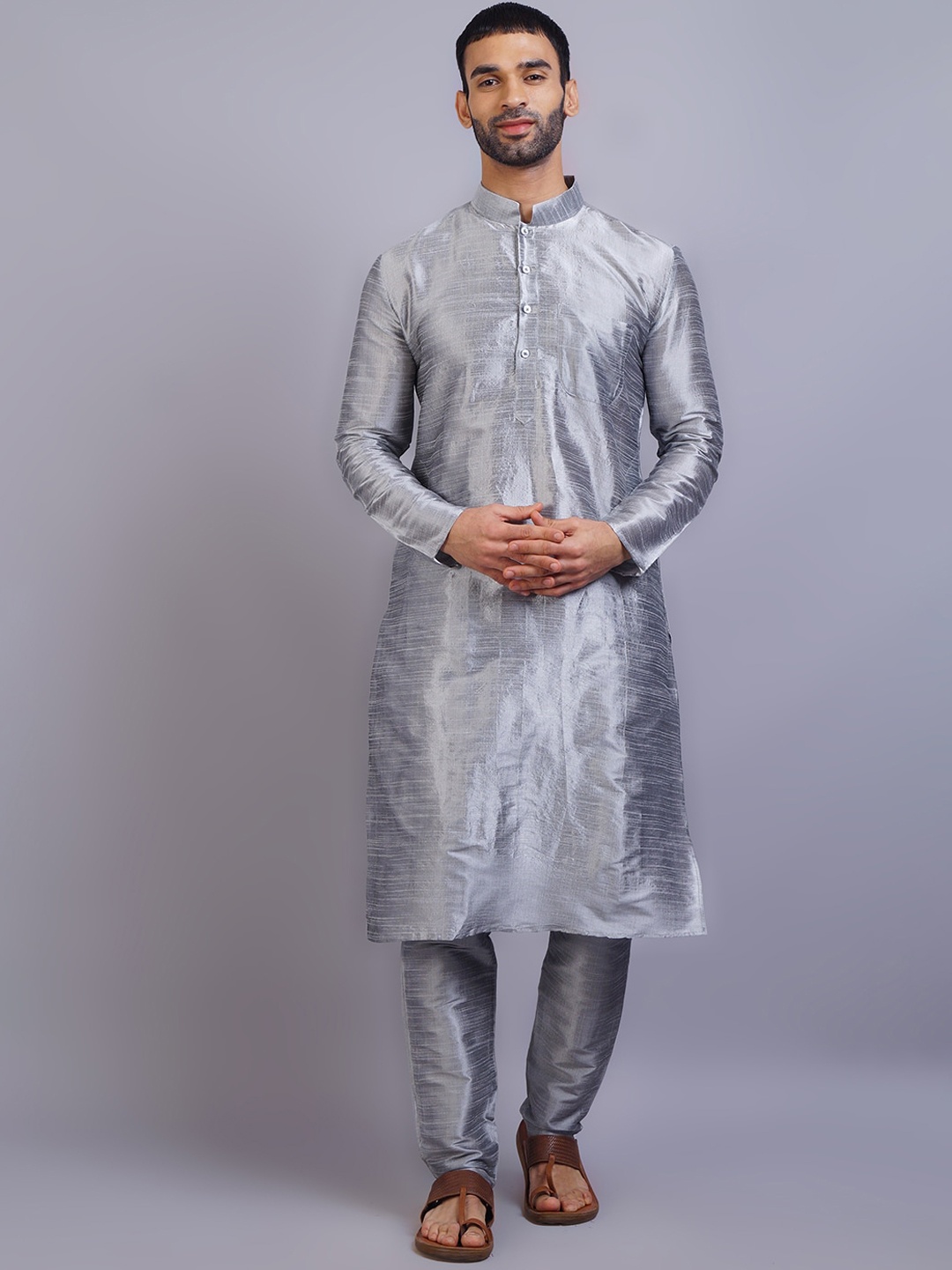 

GRACIT Men Silver-Toned Dupion Silk Kurta with Pyjamas Kurta Set