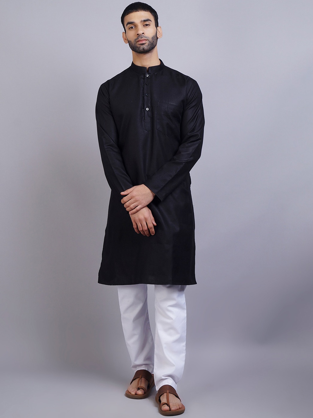 

GRACIT Men Black Kurta with Pyjamas