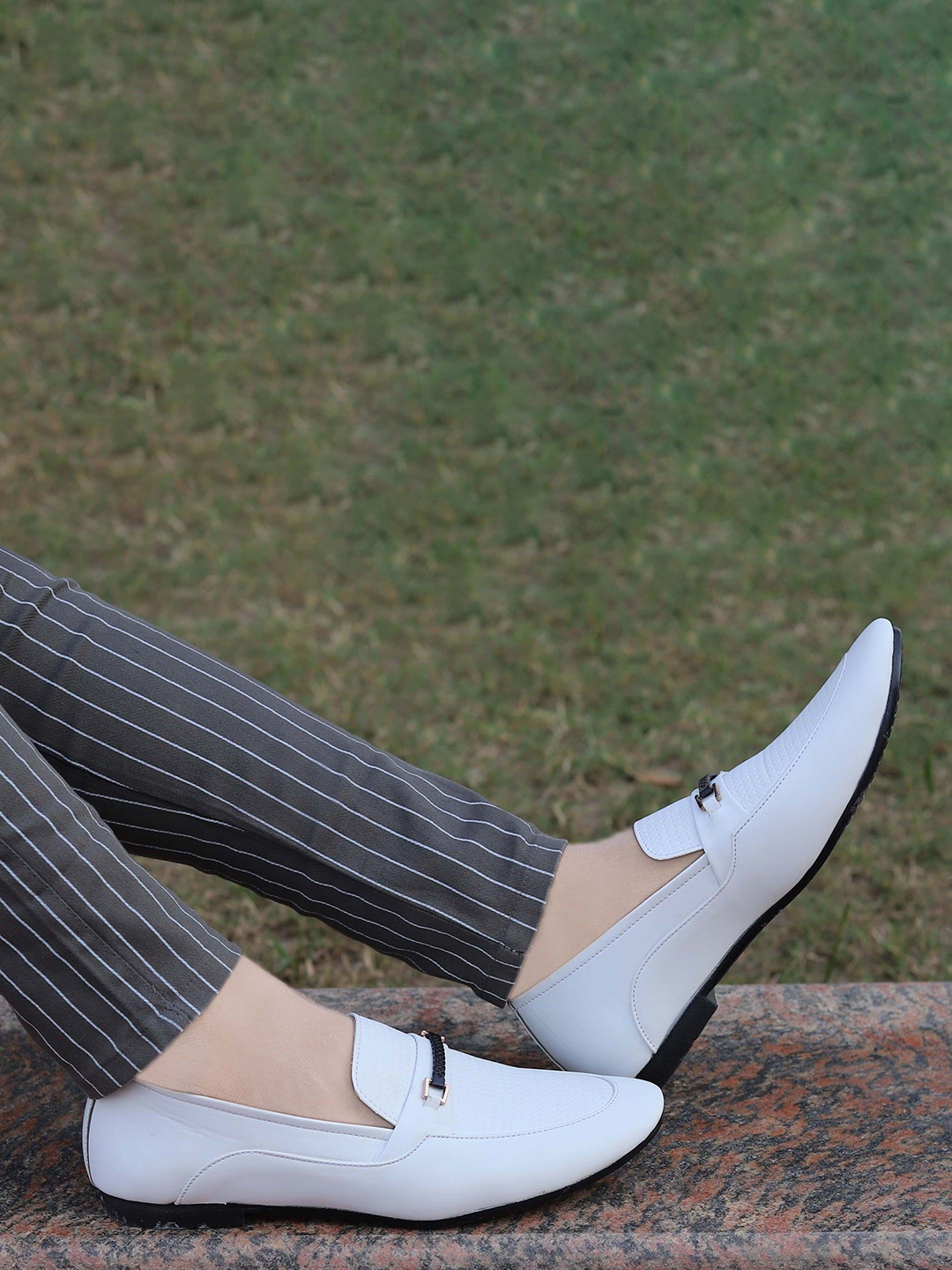 

FOUR STAR TRUCK SALES Men White Solid Formal Loafers