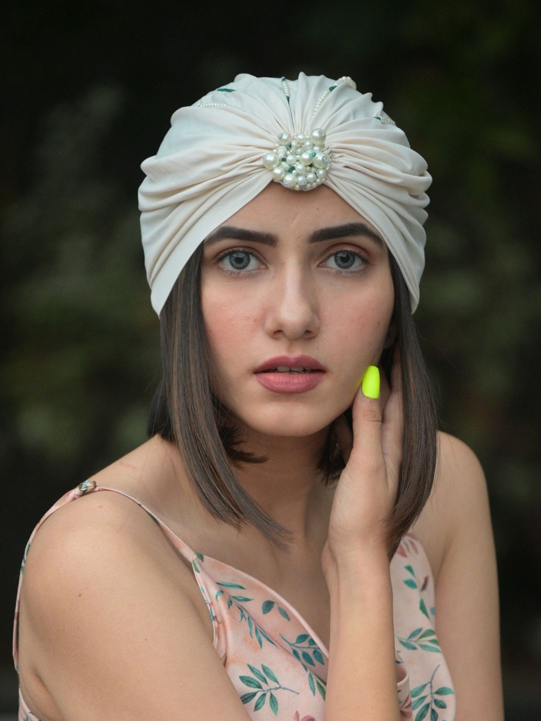 

HAIR DRAMA CO. Women Beige & Green Embellished Hairband