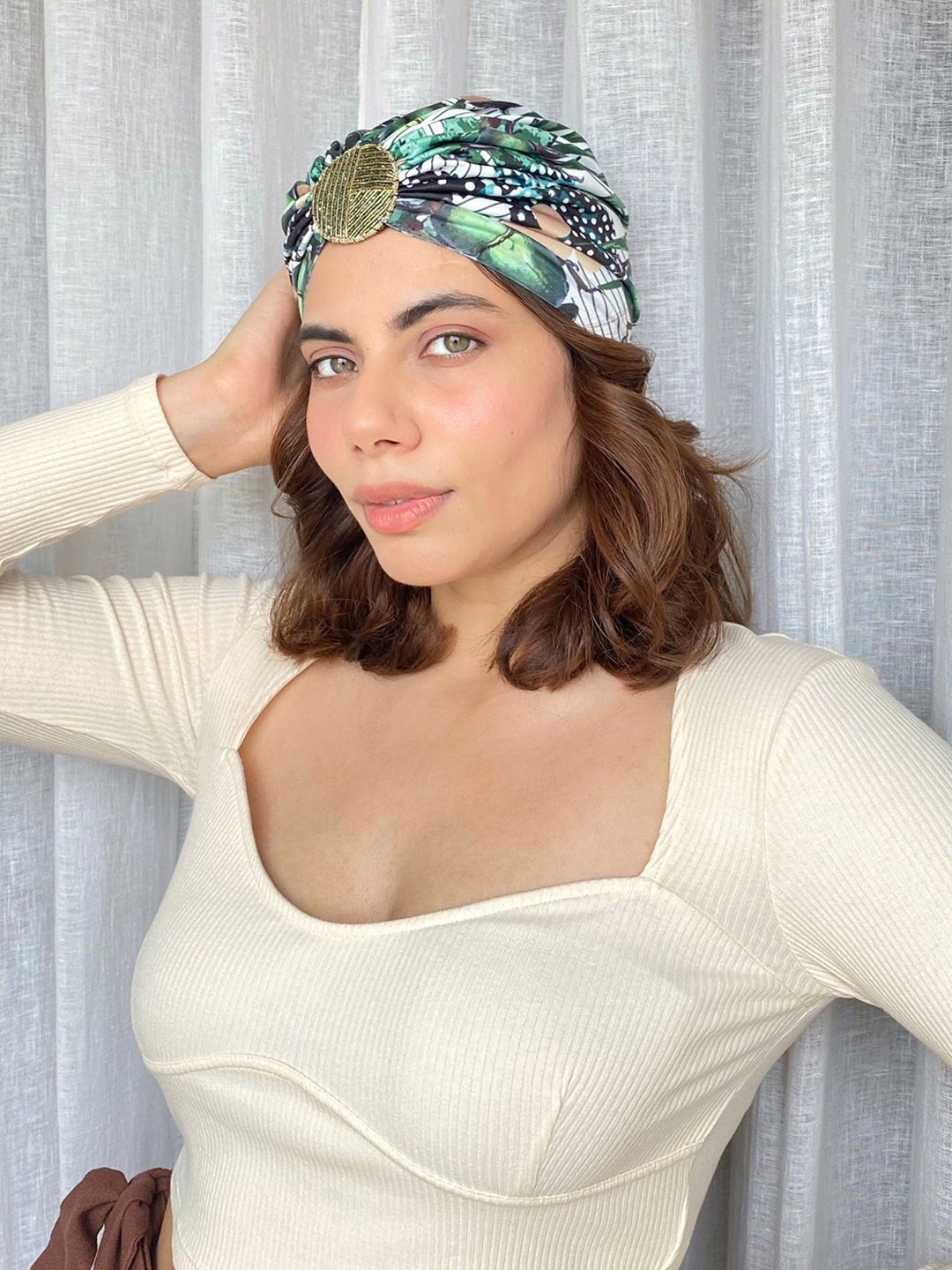 

HAIR DRAMA COMPANY Women Green & White Embellished Hair Accessory