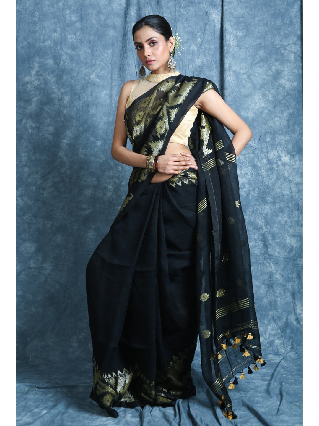 

Charukriti Black & Gold-Toned Woven Design Pure Linen Handloom Saree