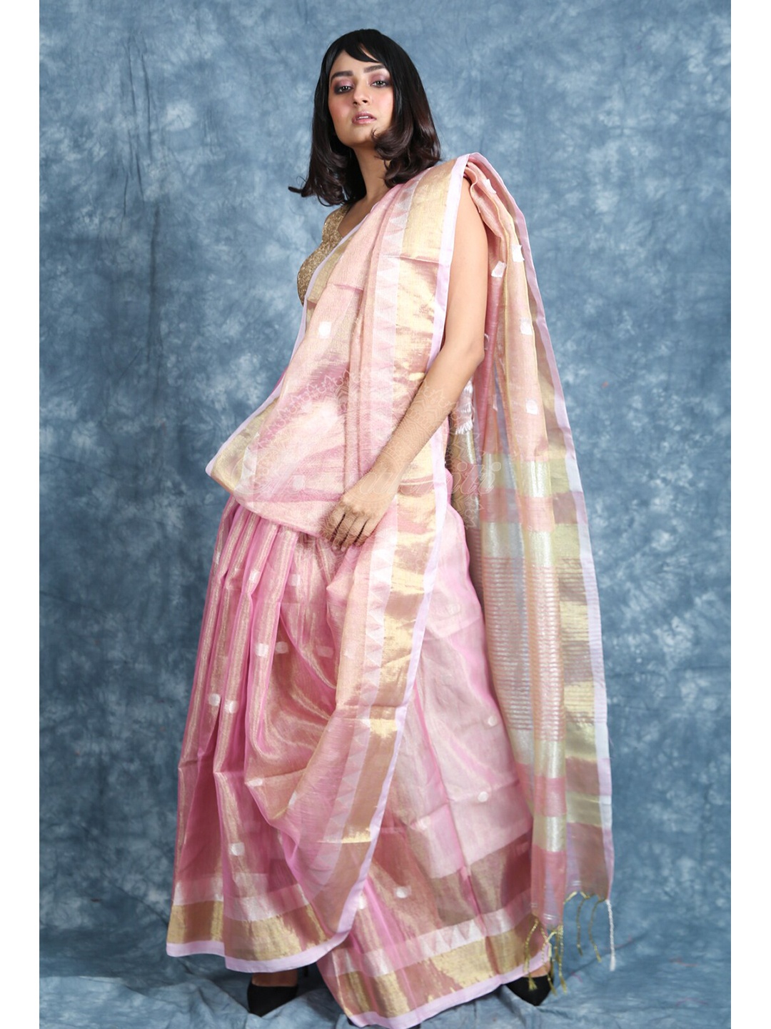 

Charukriti Pink & Gold-Toned Woven Design Tissue Saree