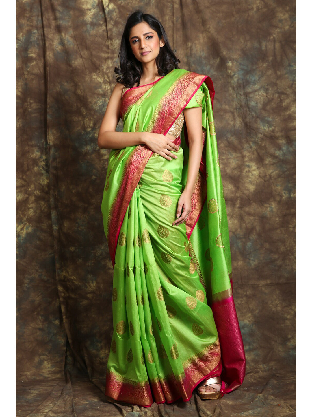 

Charukriti Green & Pink Woven Design Pure Silk Handloom Saree