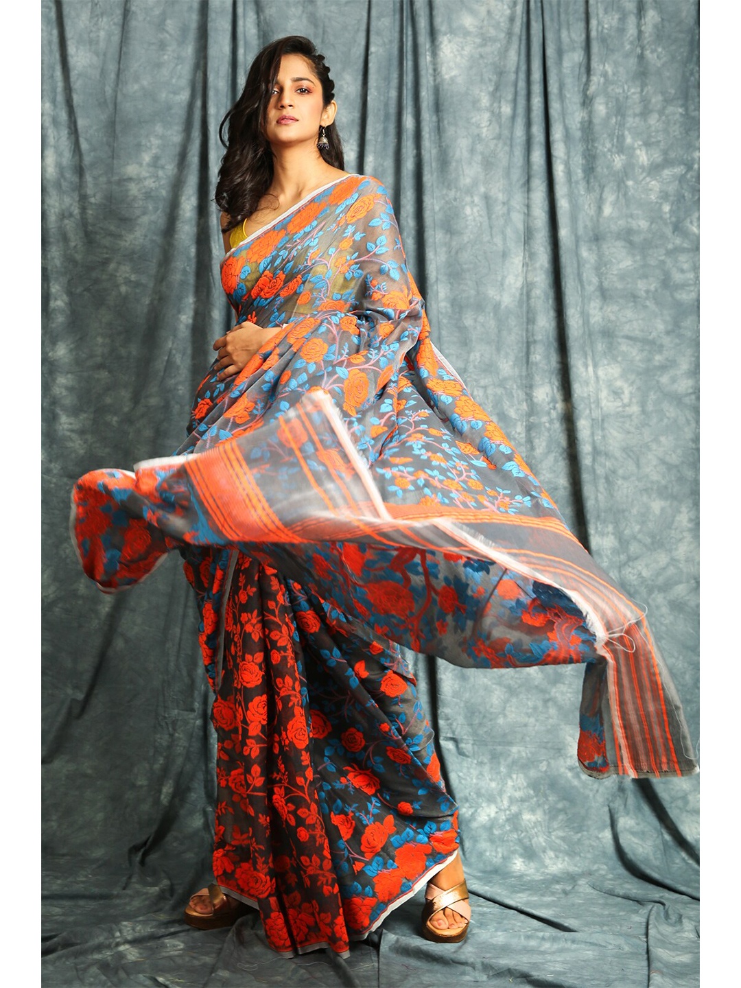 

Charukriti Grey & Orange Woven Design Silk Cotton Handloom Jamdani Saree