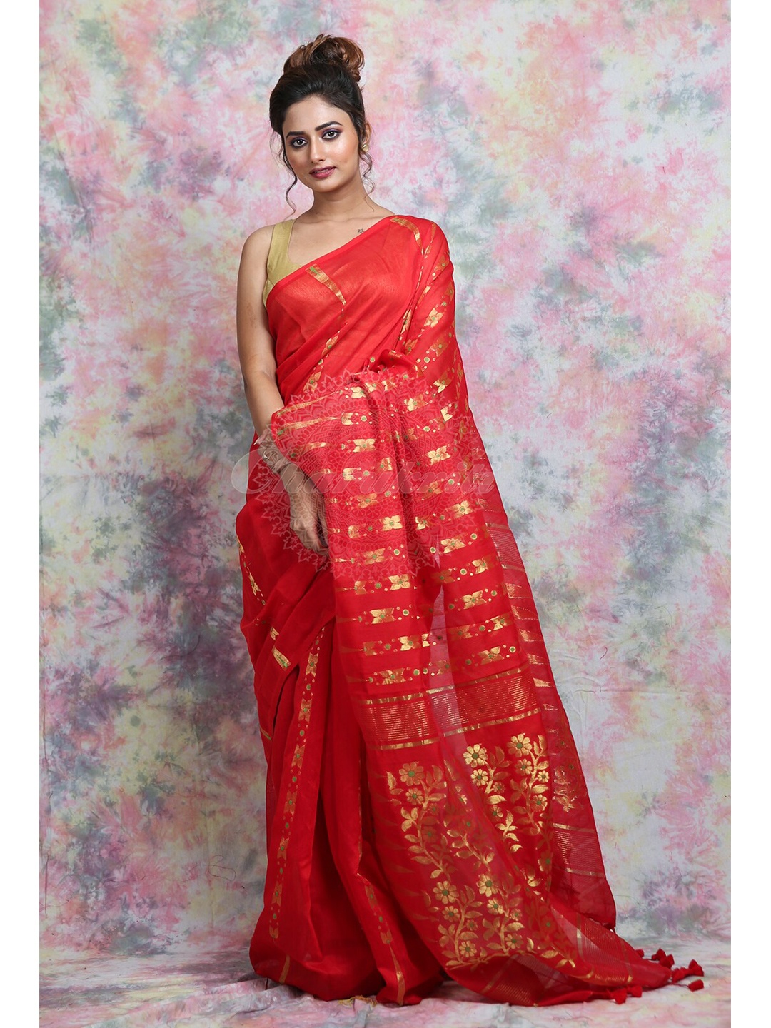 

Charukriti Red & Gold Woven Design Silk Cotton Jamdani Handloom Saree