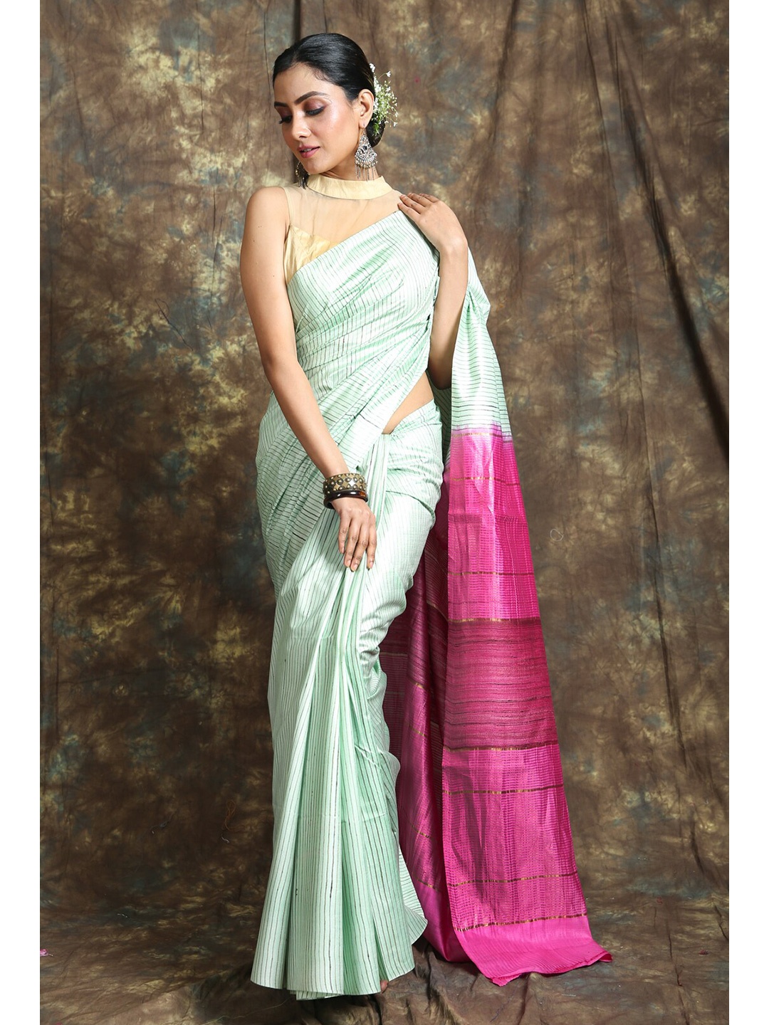 

Charukriti Green & Pink Striped Zari Pure Cotton Saree