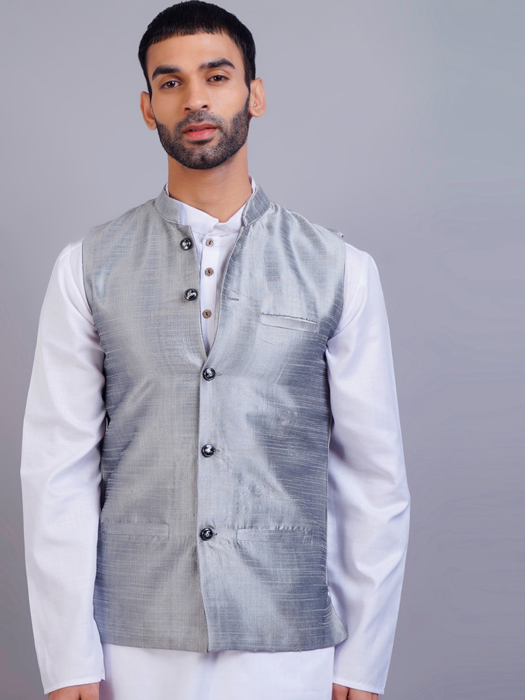 

GRACIT Men Silver Solid Satin Nehru Jacket