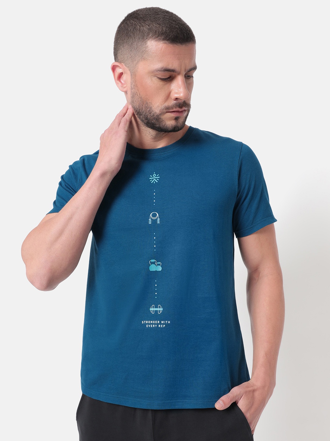 

Cultsport Men Teal Typography Printed Raw Edge Running T-shirt