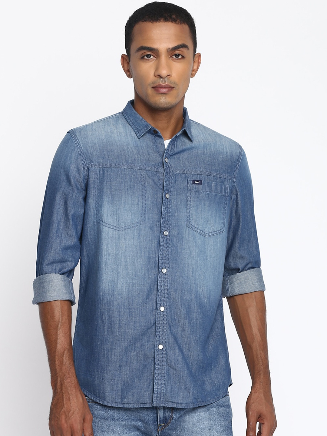 

Lee Men Blue Classic Slim Fit Faded Casual Shirt