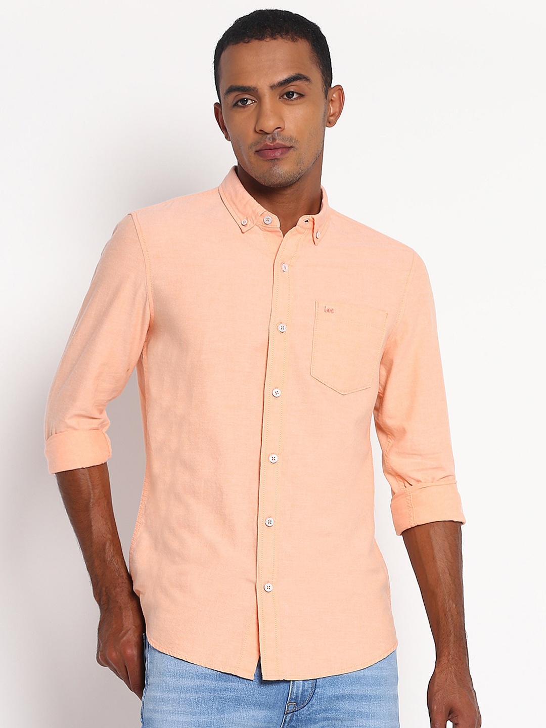 

Lee Men Peach-Coloured Classic Chambray Slim Fit Casual Shirt