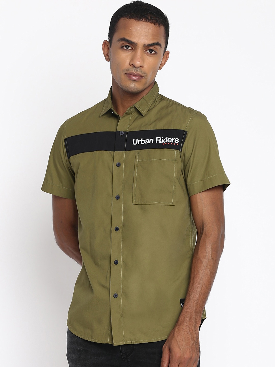 

Lee Men Olive Green & Black Classic Slim Fit Typography Printed Cotton Casual Shirt
