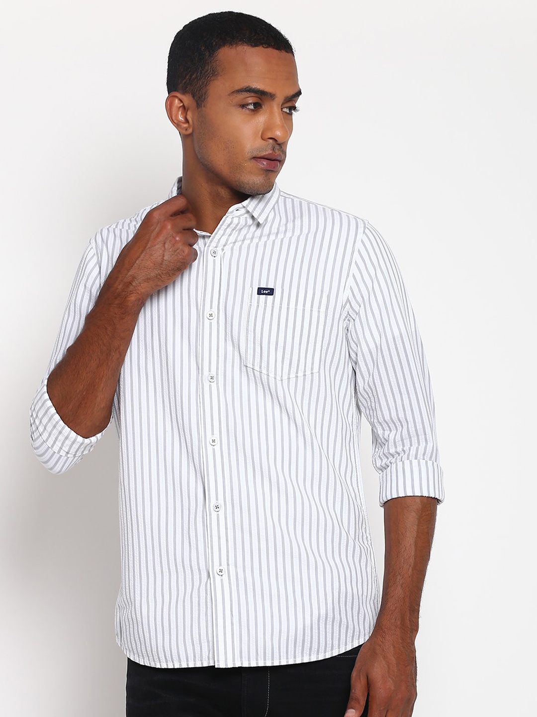 

Lee Men Grey & White Classic Slim Fit Striped Cotton Casual Shirt