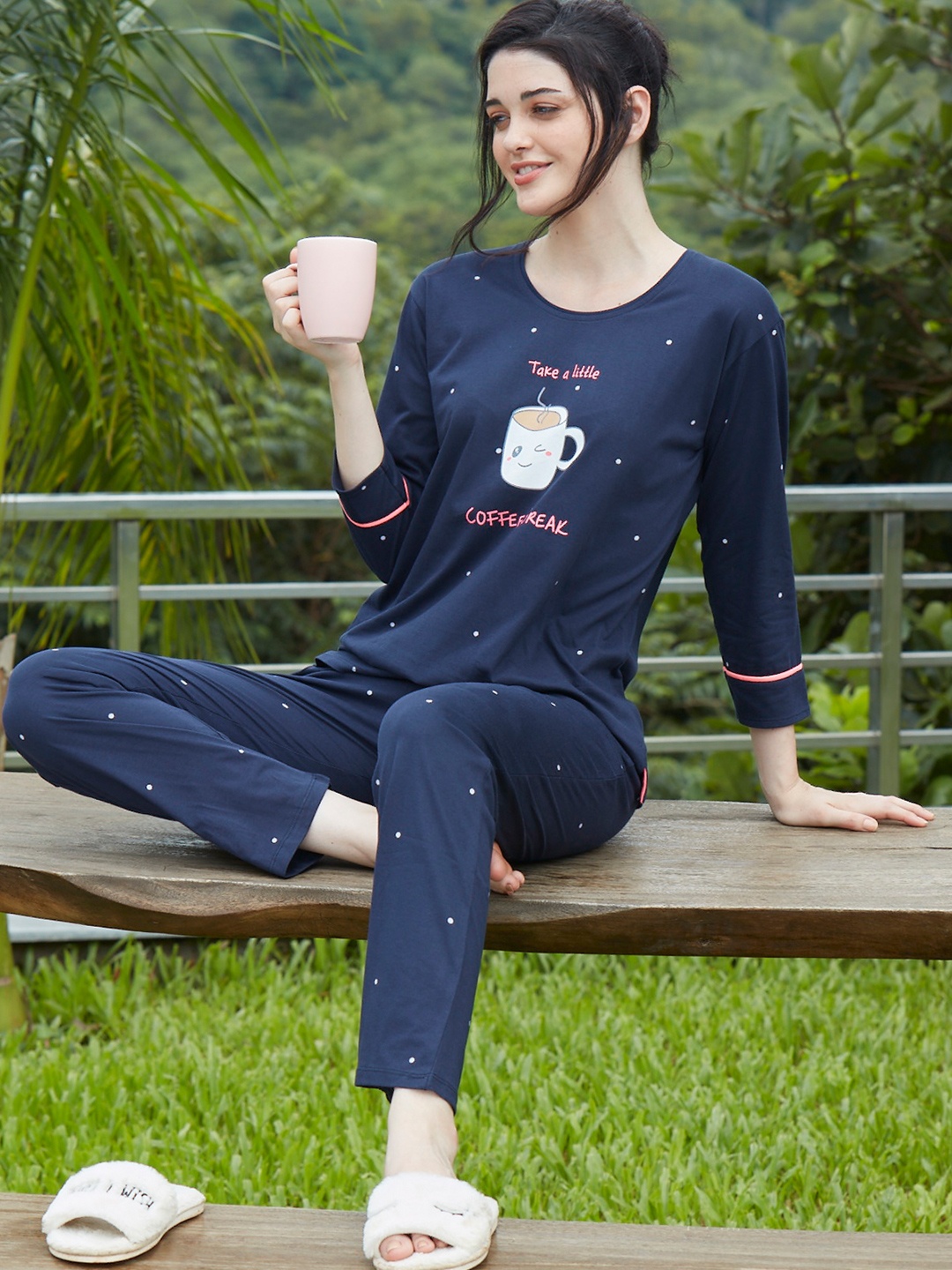 

Zeyo Women Navy Blue Self Design Pure Cotton Night Suit