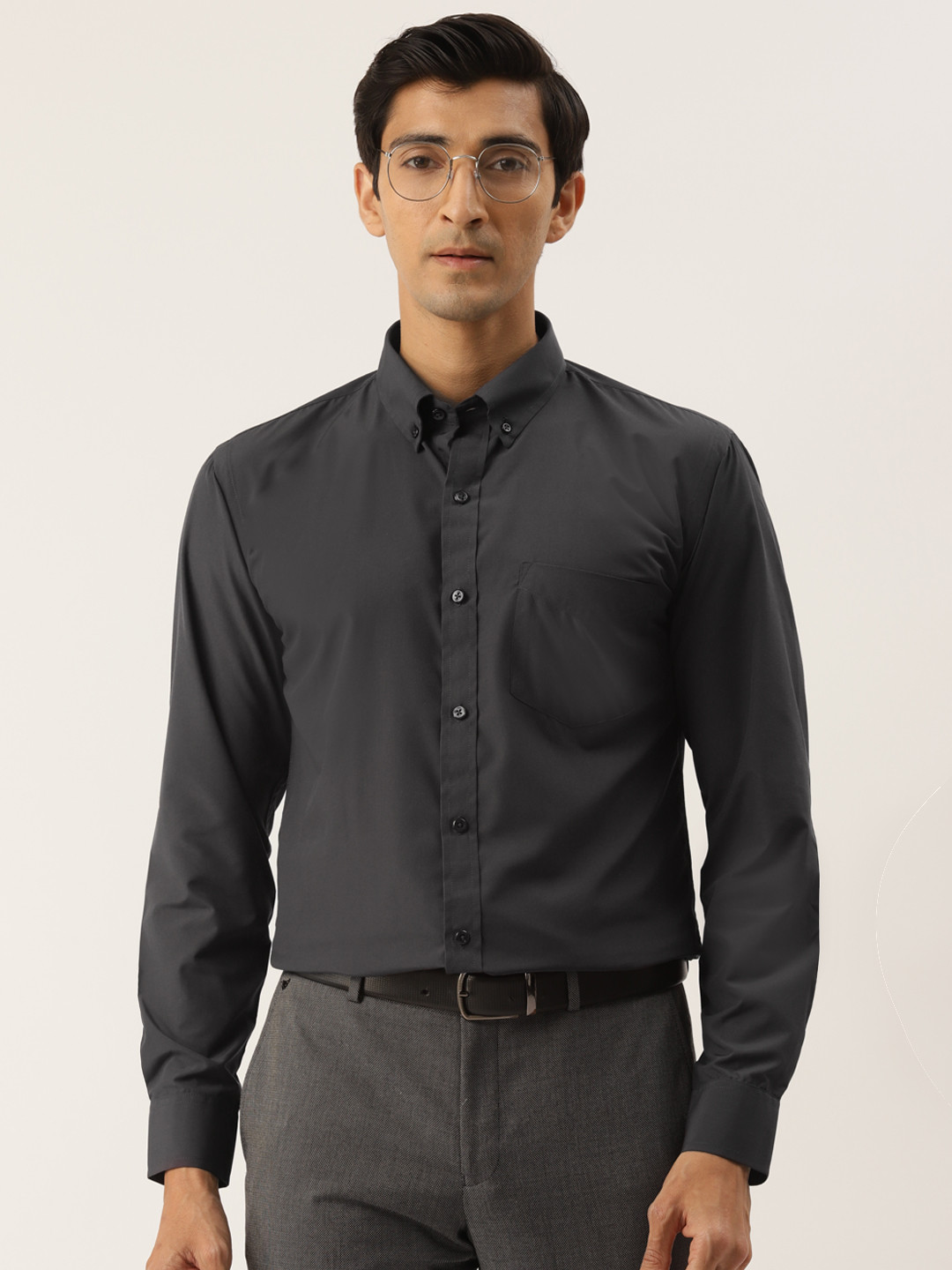 

English Navy Men Charcoal Grey Solid Slim Fit Formal Shirt