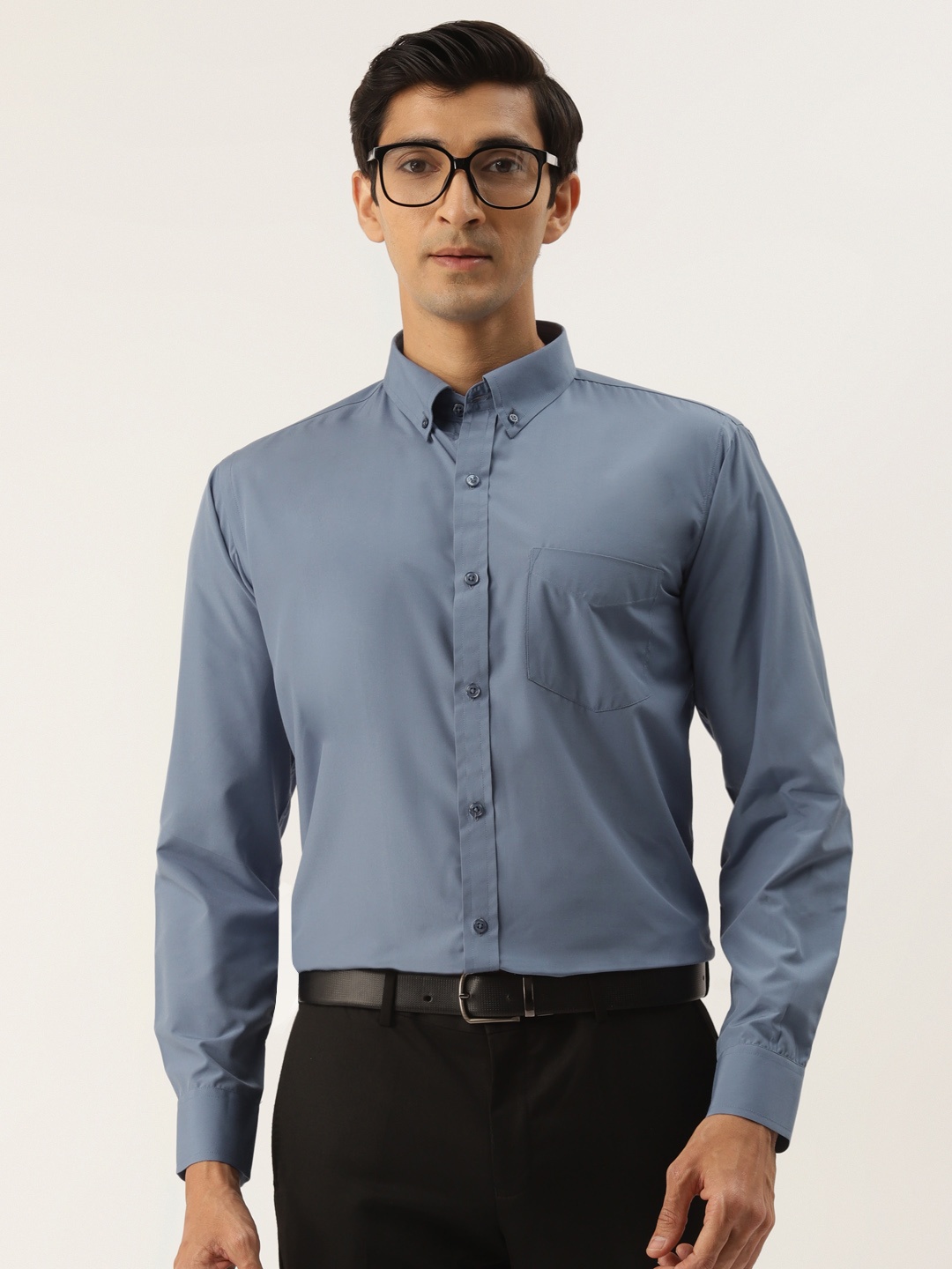 

Men Blue Solid Slim Fit Formal Shirt
