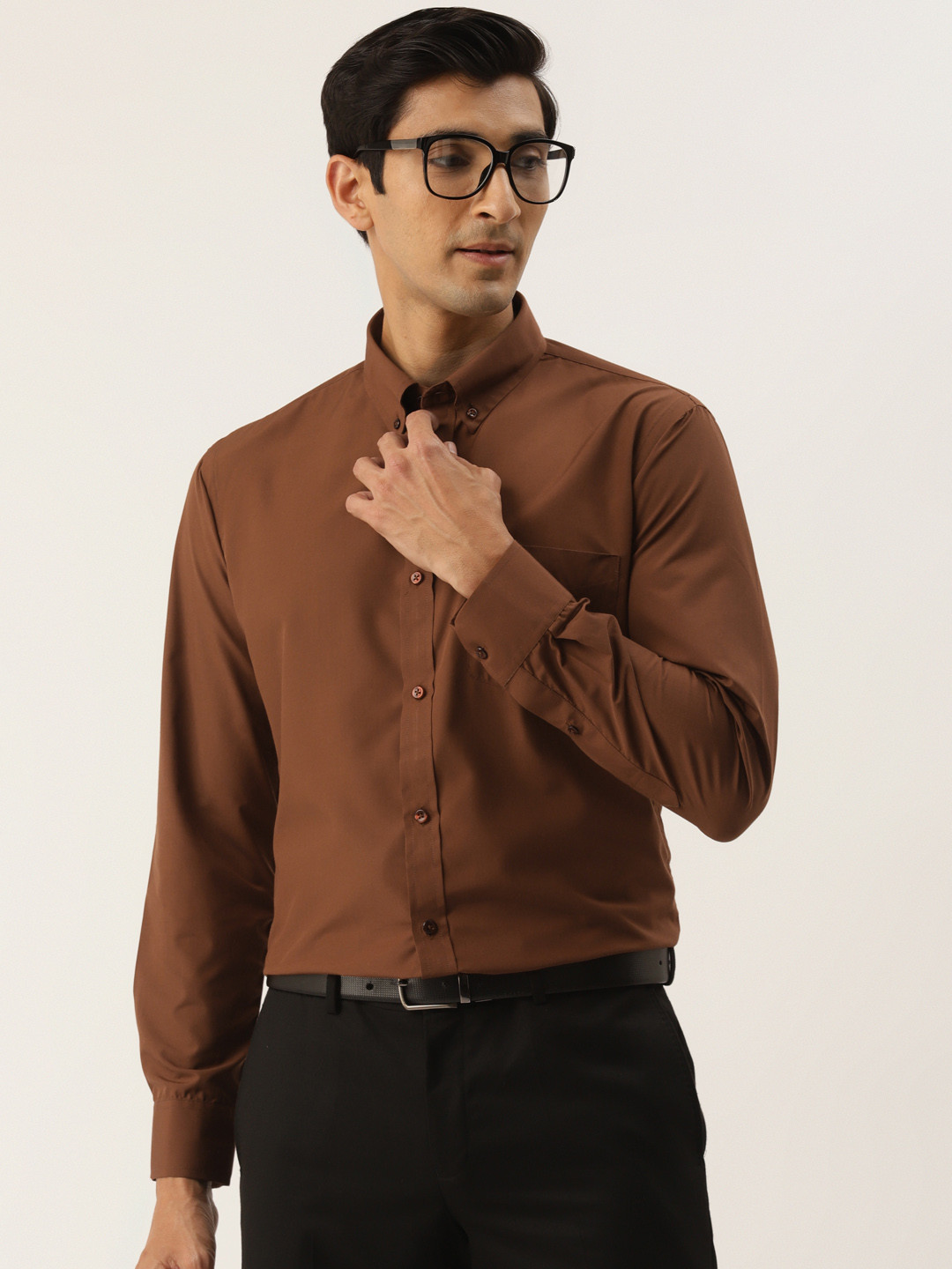 

English Navy Men Brown Solid Slim Fit Formal Shirt