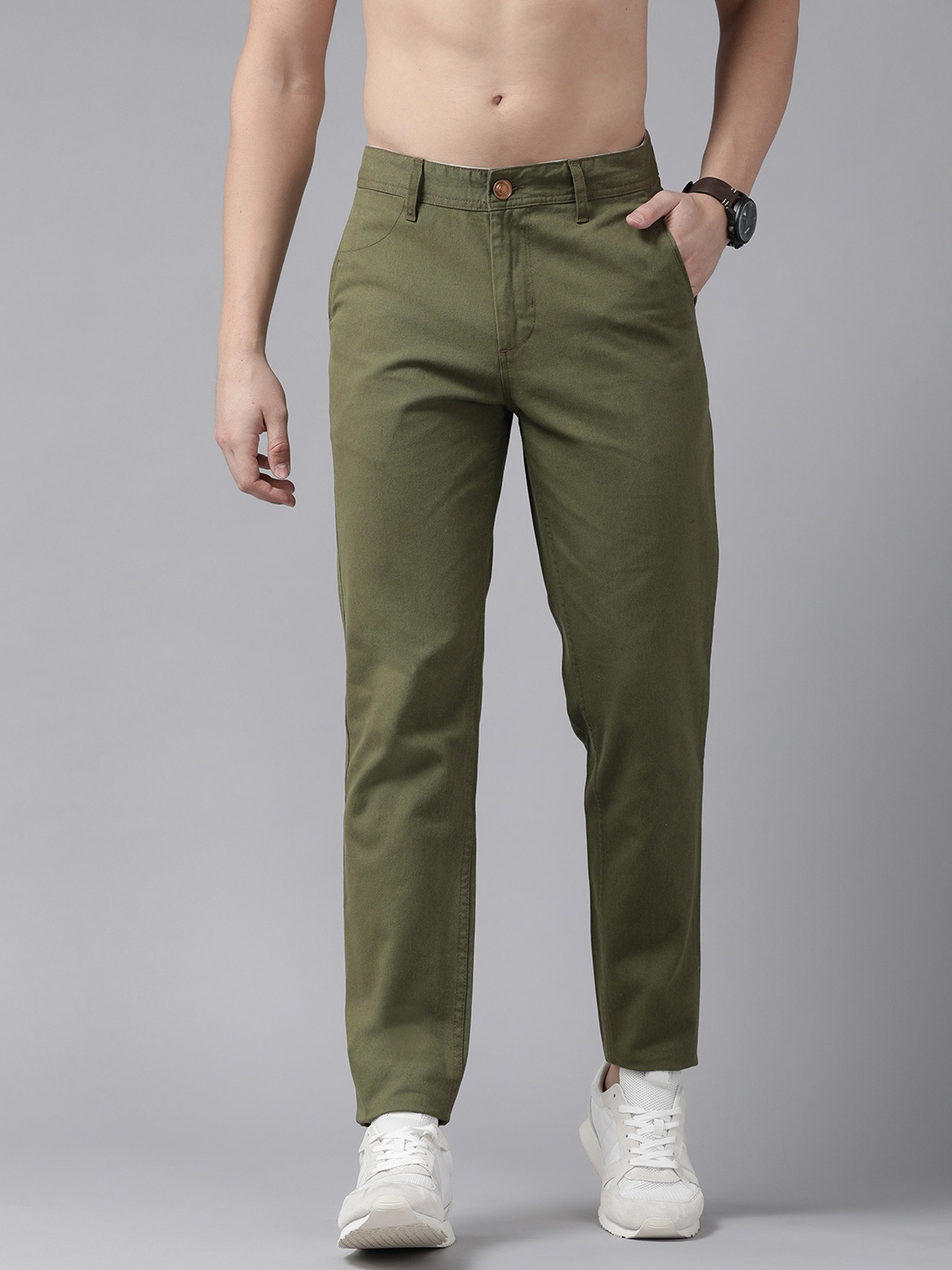 

Roadster Men Olive Green Solid Pure Cotton Chinos