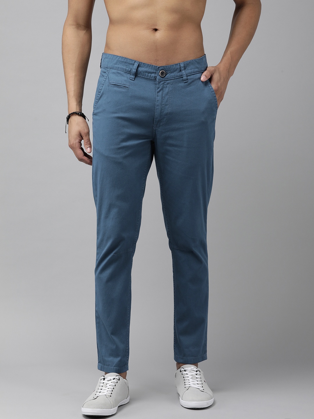 

The Roadster Life Co. Men Slim Fit Trousers, Blue
