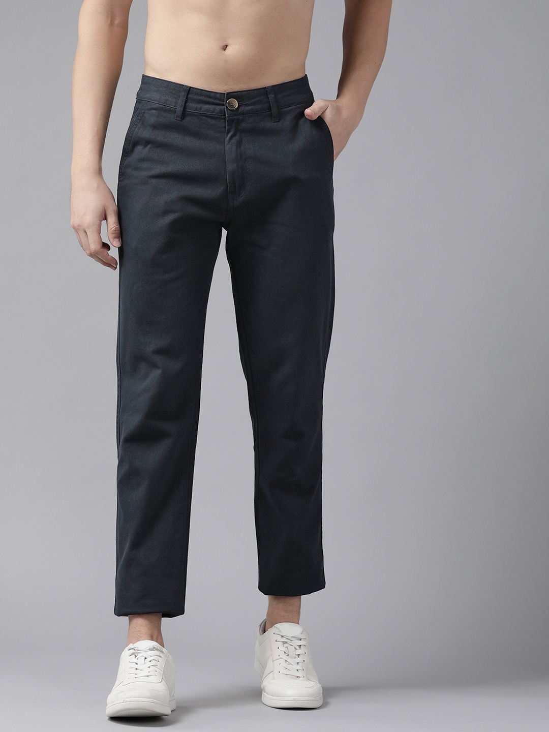 

Roadster Men Charcoal Grey Solid Pure Cotton Chinos