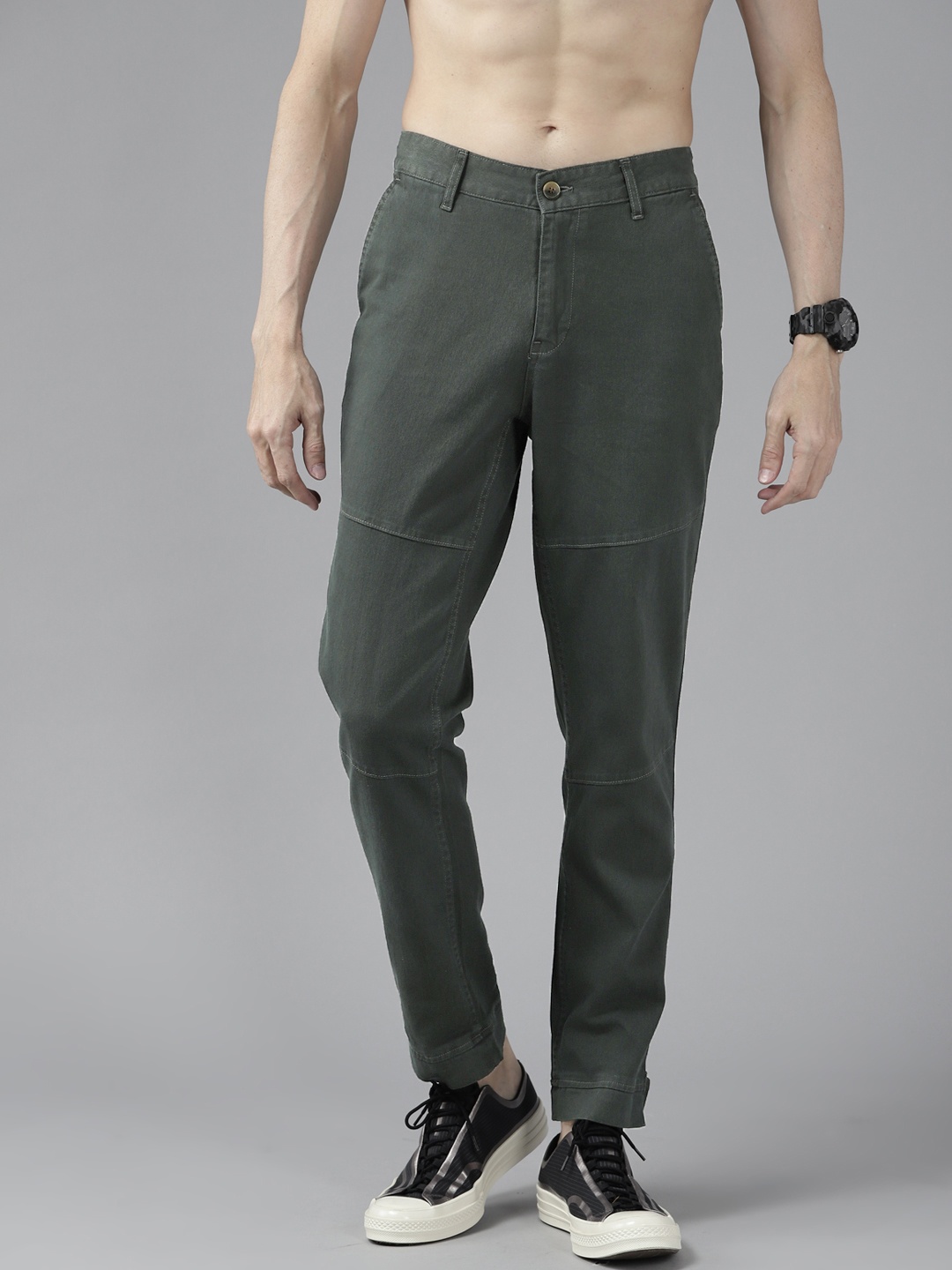 

Roadster Men Green Woven Regular Trousers