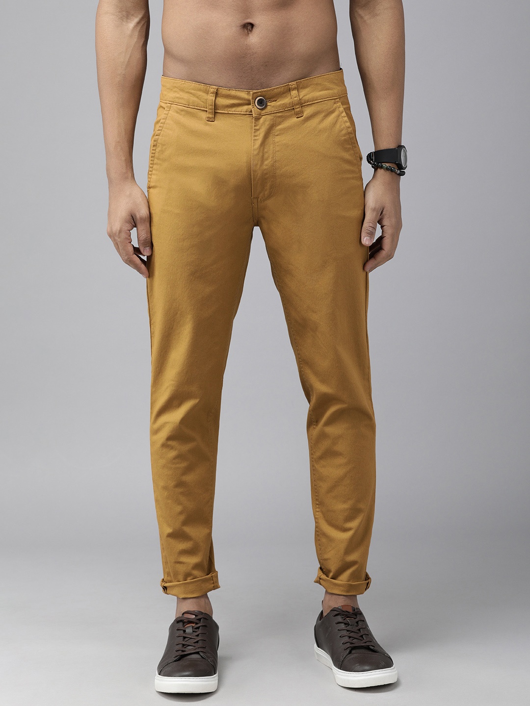 

The Roadster Lifestyle Co Men Khaki Slim Fit Chino Trousers
