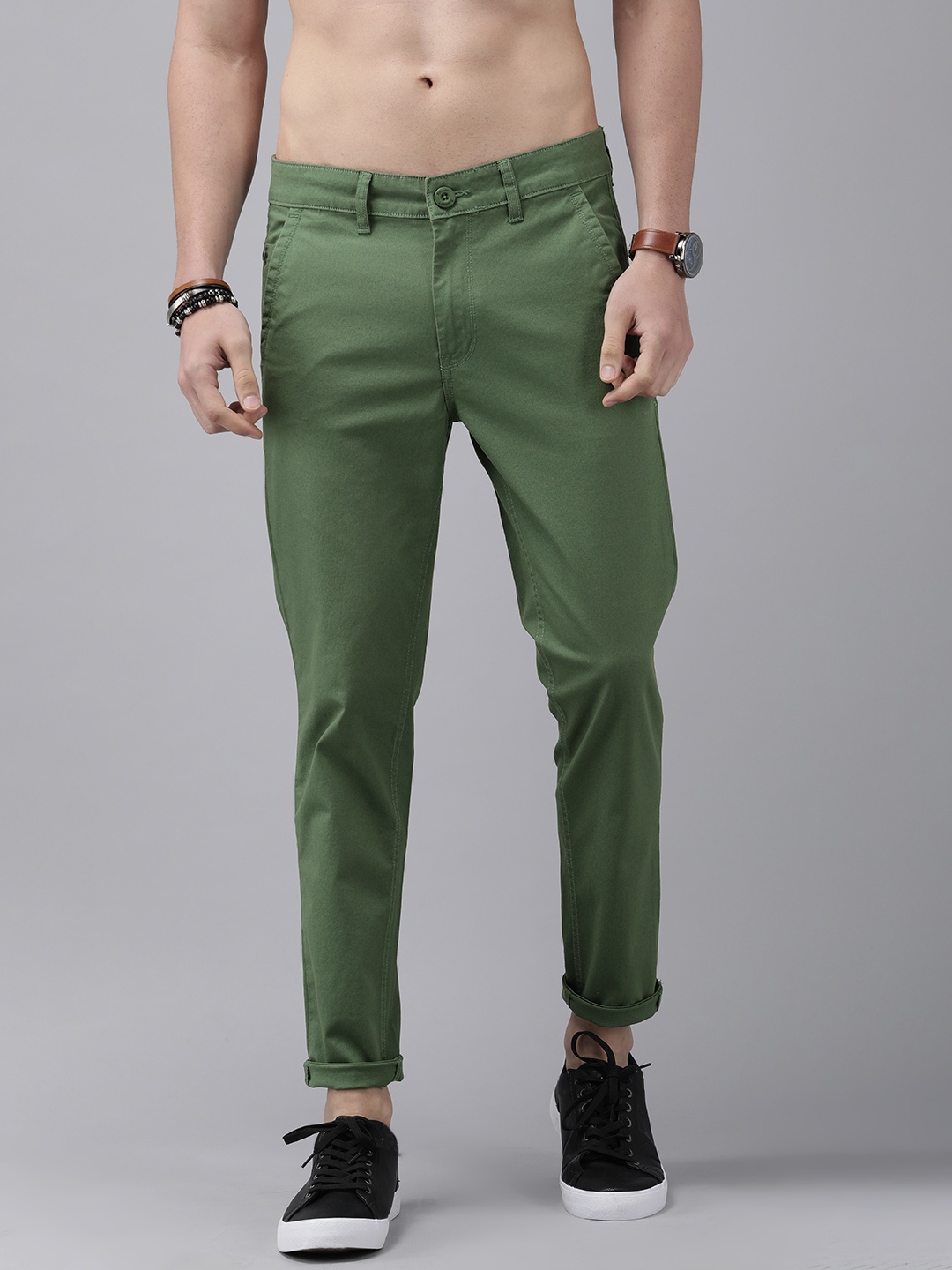 

Roadster Men Green Solid Mid-Rise Regular Trousers