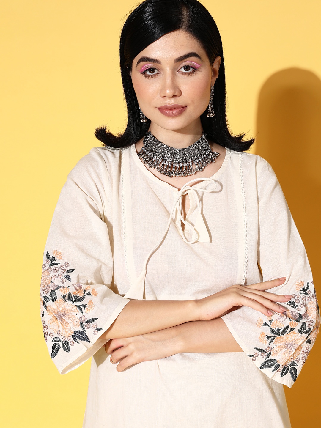 

Moda Rapido Women Cream-Coloured Pure Cotton Thread Work Kurta