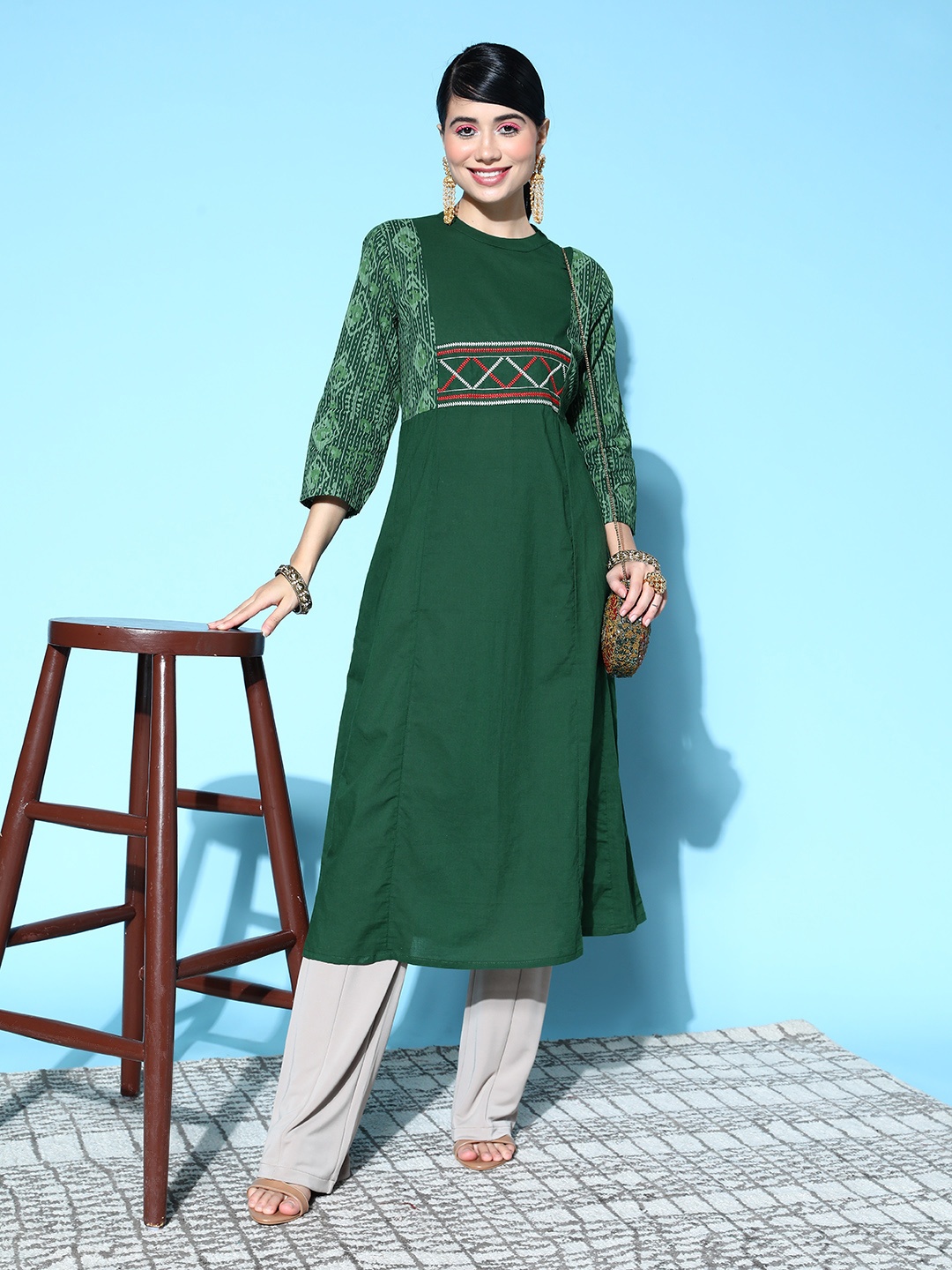 

Moda Rapido Women Green & Red Ethnic Motifs Printed Kurta