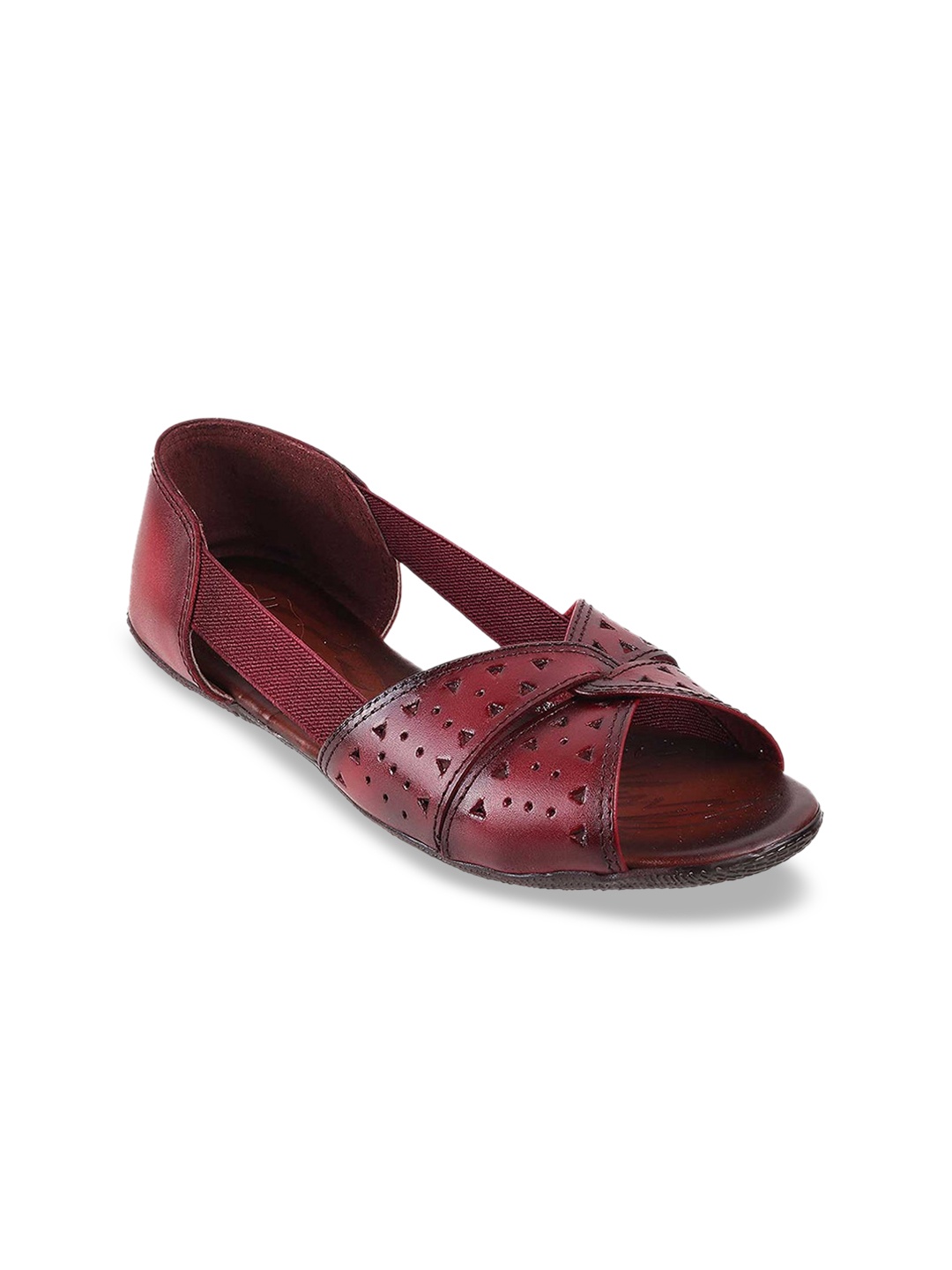 

Mochi Women Maroon Textured Ballerinas with Laser Cuts Flats