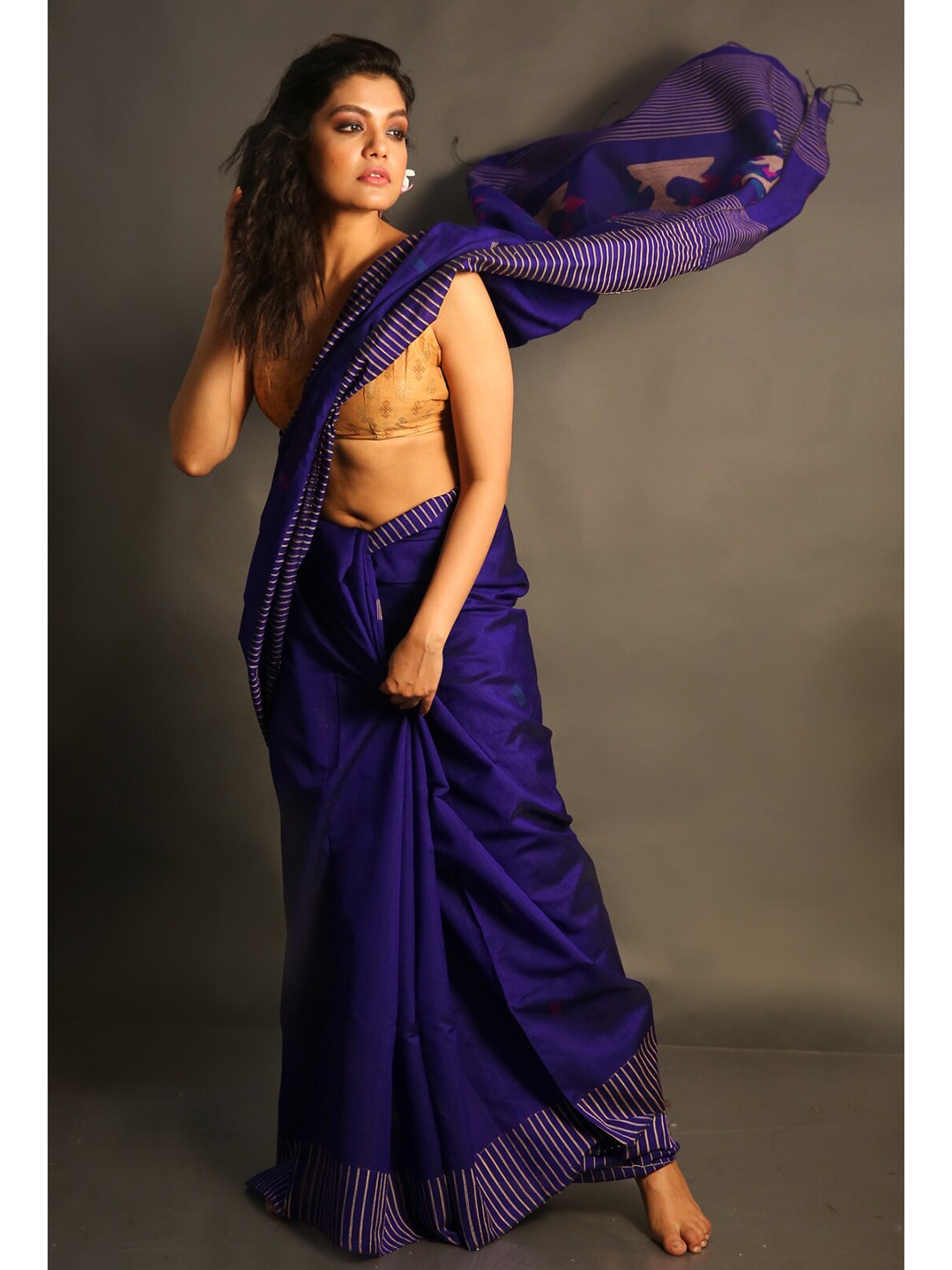 

Charukriti Purple Solid Saree