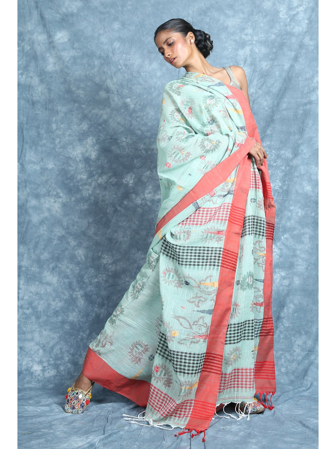 

Charukriti Sea Green & Red Woven Design Pure Cotton Saree