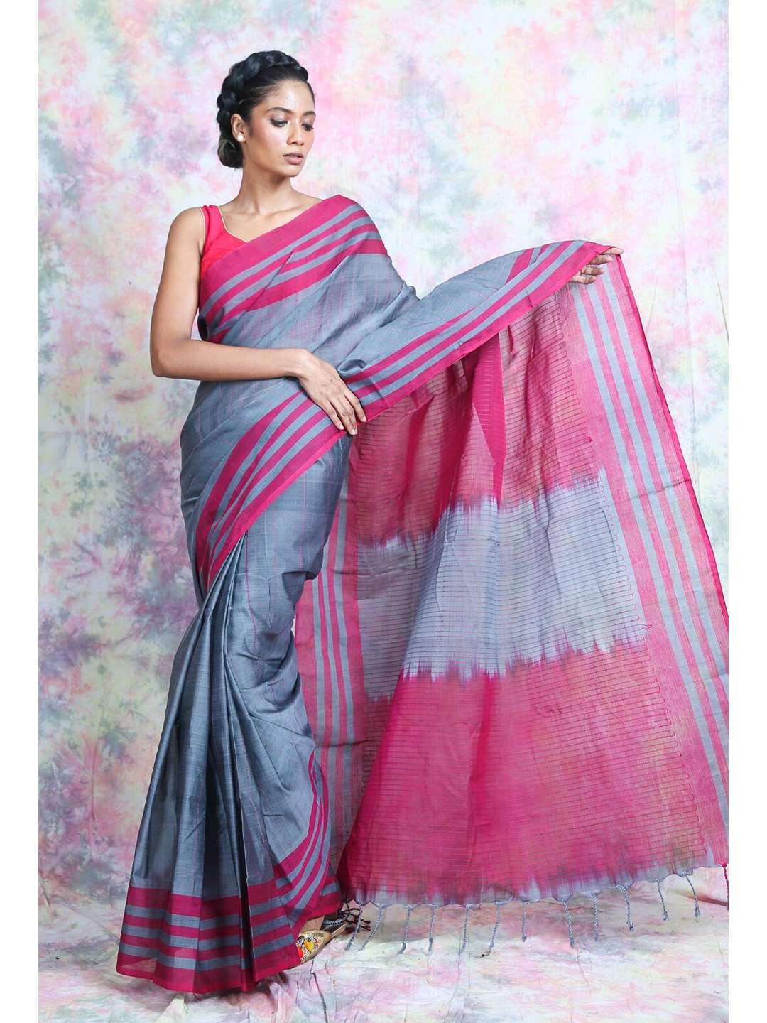 

Charukriti Grey & Pink Woven Design Pure Cotton Saree