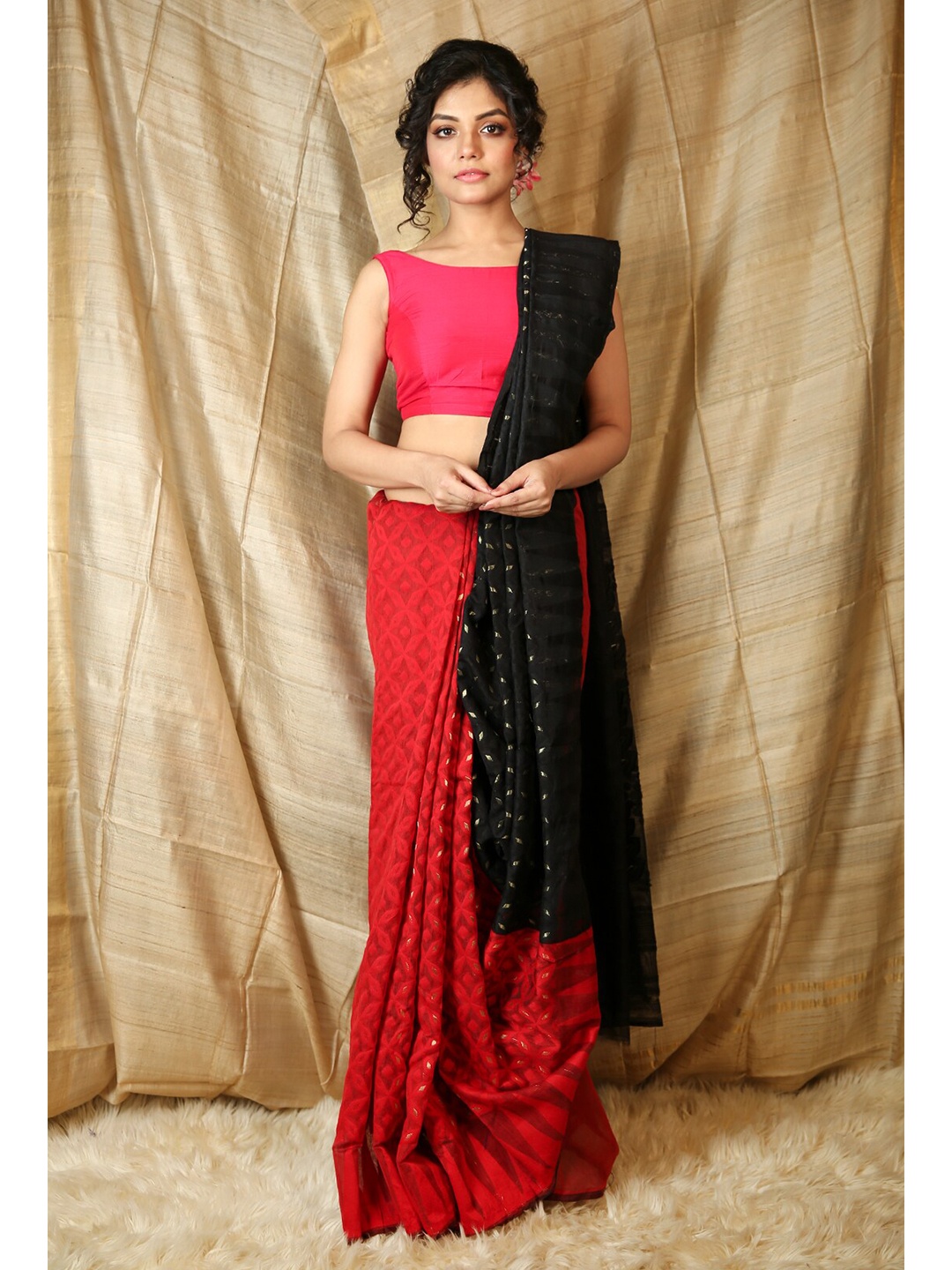 

Charukriti Red & Black Woven Design Minakari Work Cotton Jamdani Saree