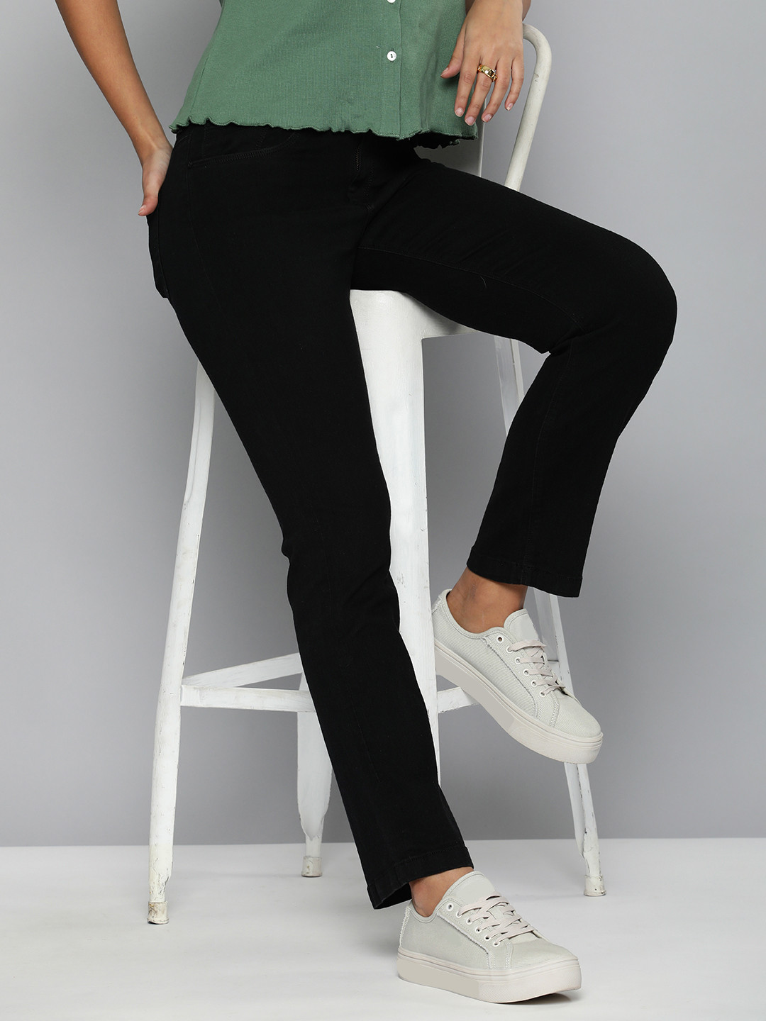 

HERE&NOW Women Black Straight Fit High-Rise Stretchable Jeans