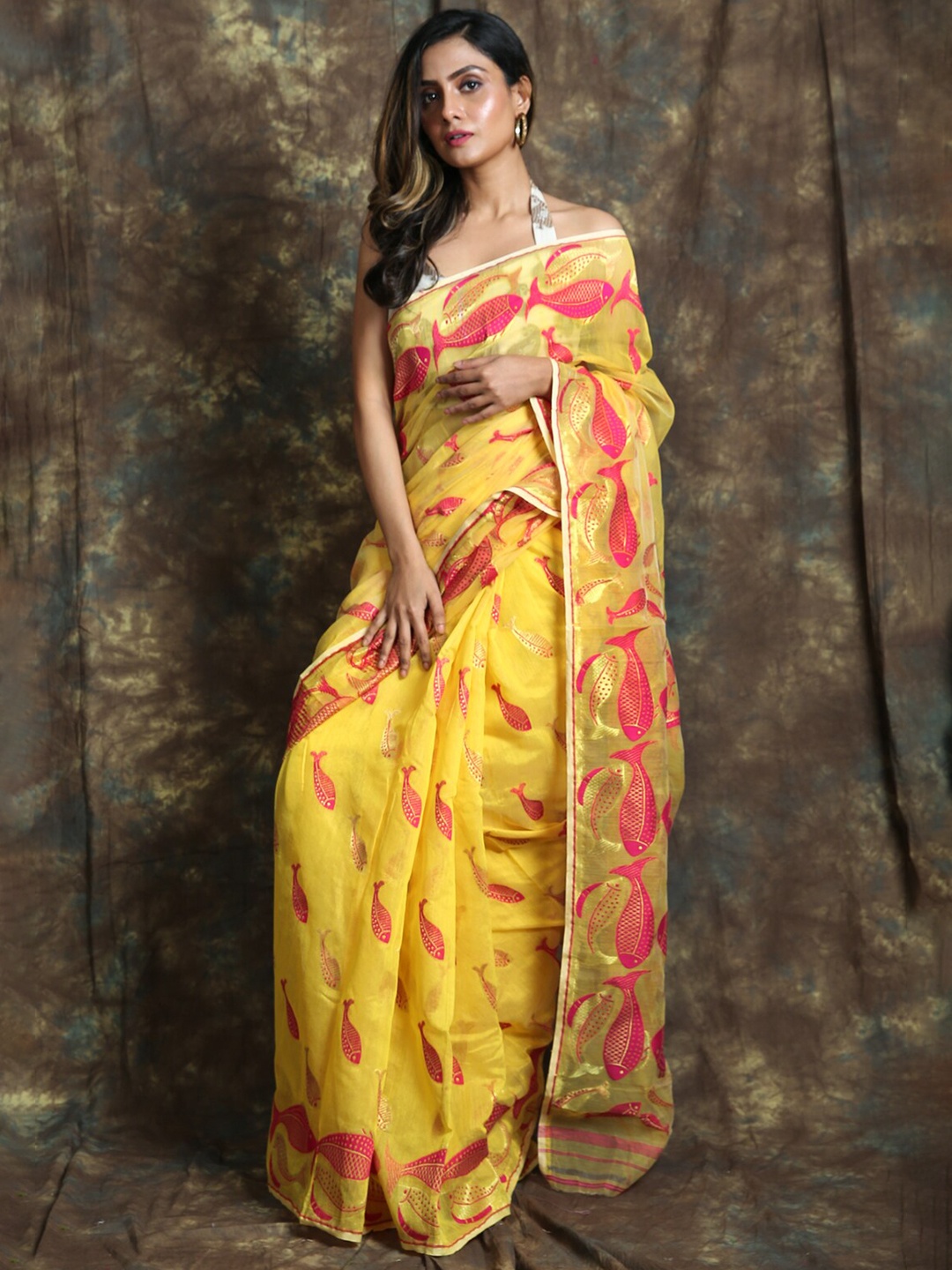 

Charukriti Yellow & Fuchsia Woven Design Zari Silk Cotton Jamdani Saree