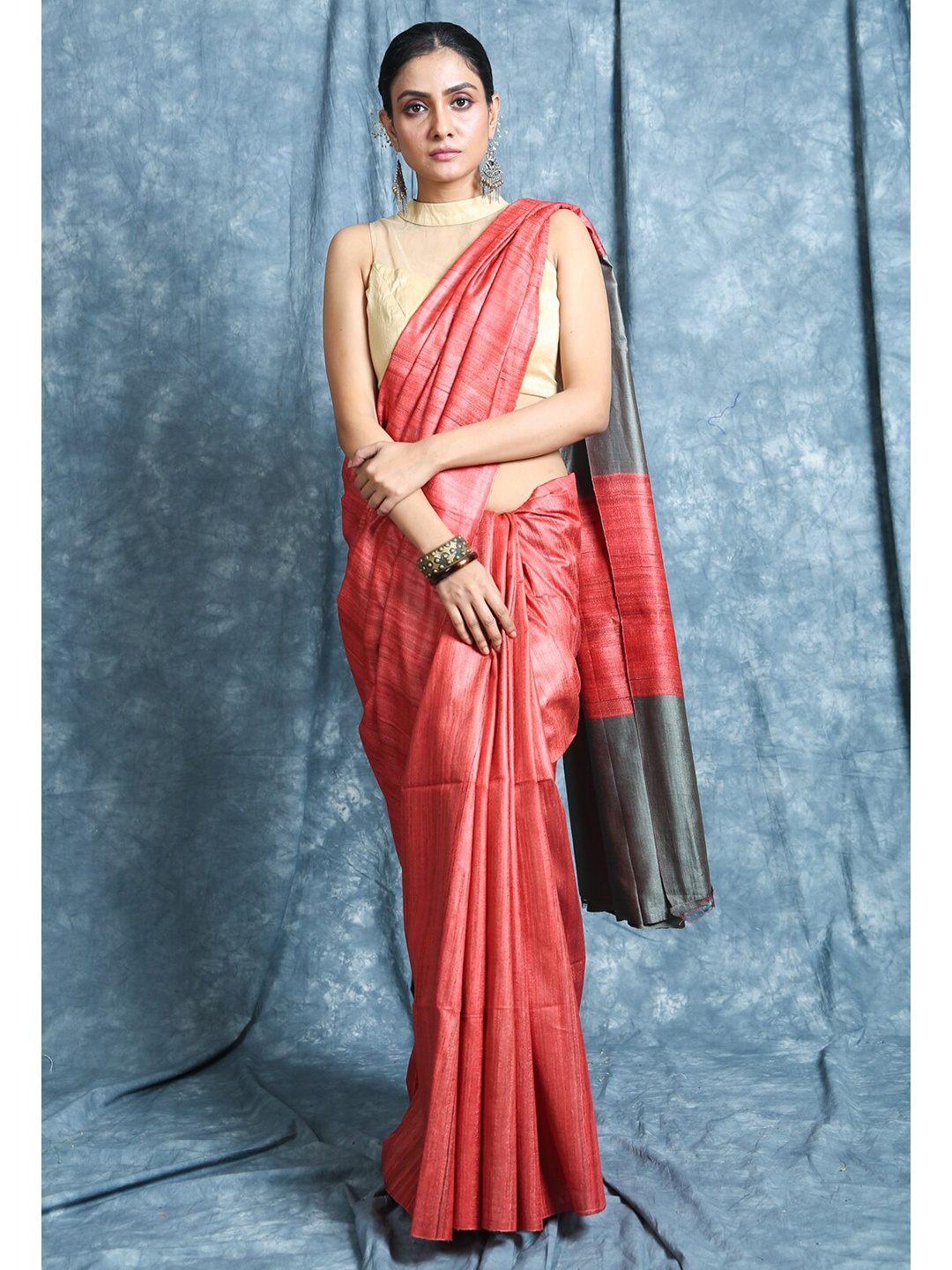 

Charukriti Red & Grey Pure Cotton Saree