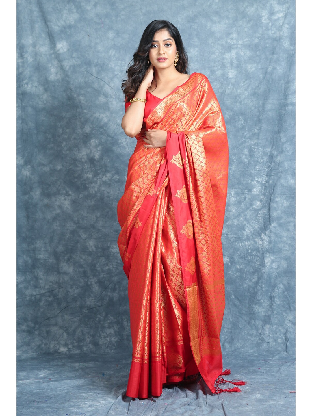 

Charukriti Red & Gold-Toned Ethnic Motifs Zari Brocade Saree