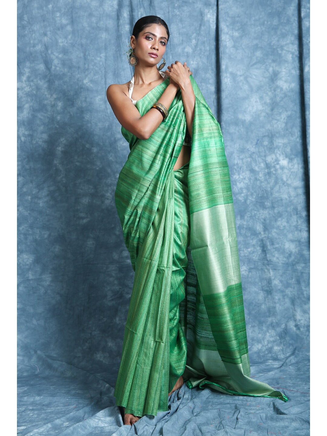 

Charukriti Green & Silver-Toned Pure Cotton Saree