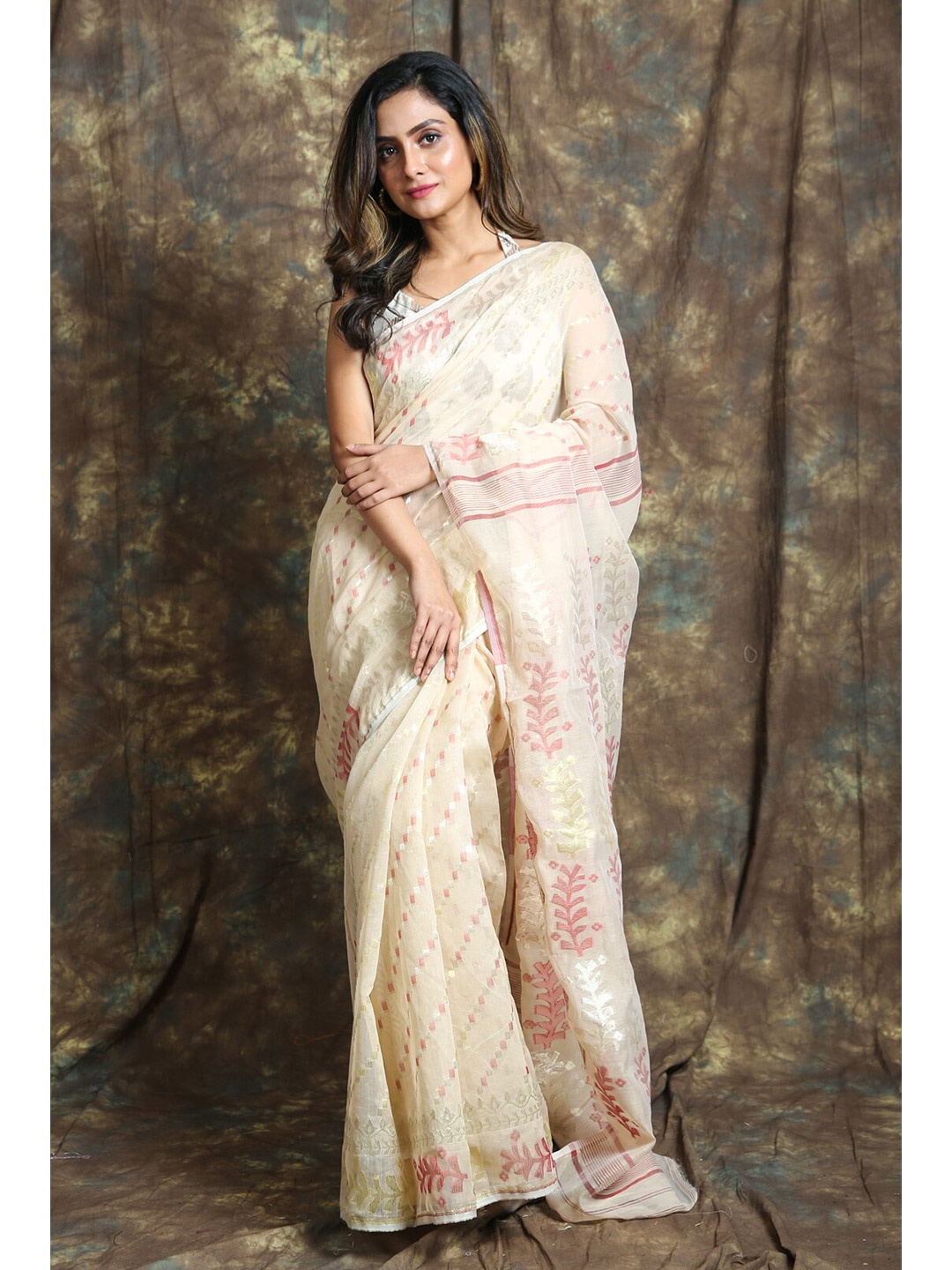 

Charukriti Cream-Coloured & Gold-Toned Woven Design Silk Cotton Jamdani Saree