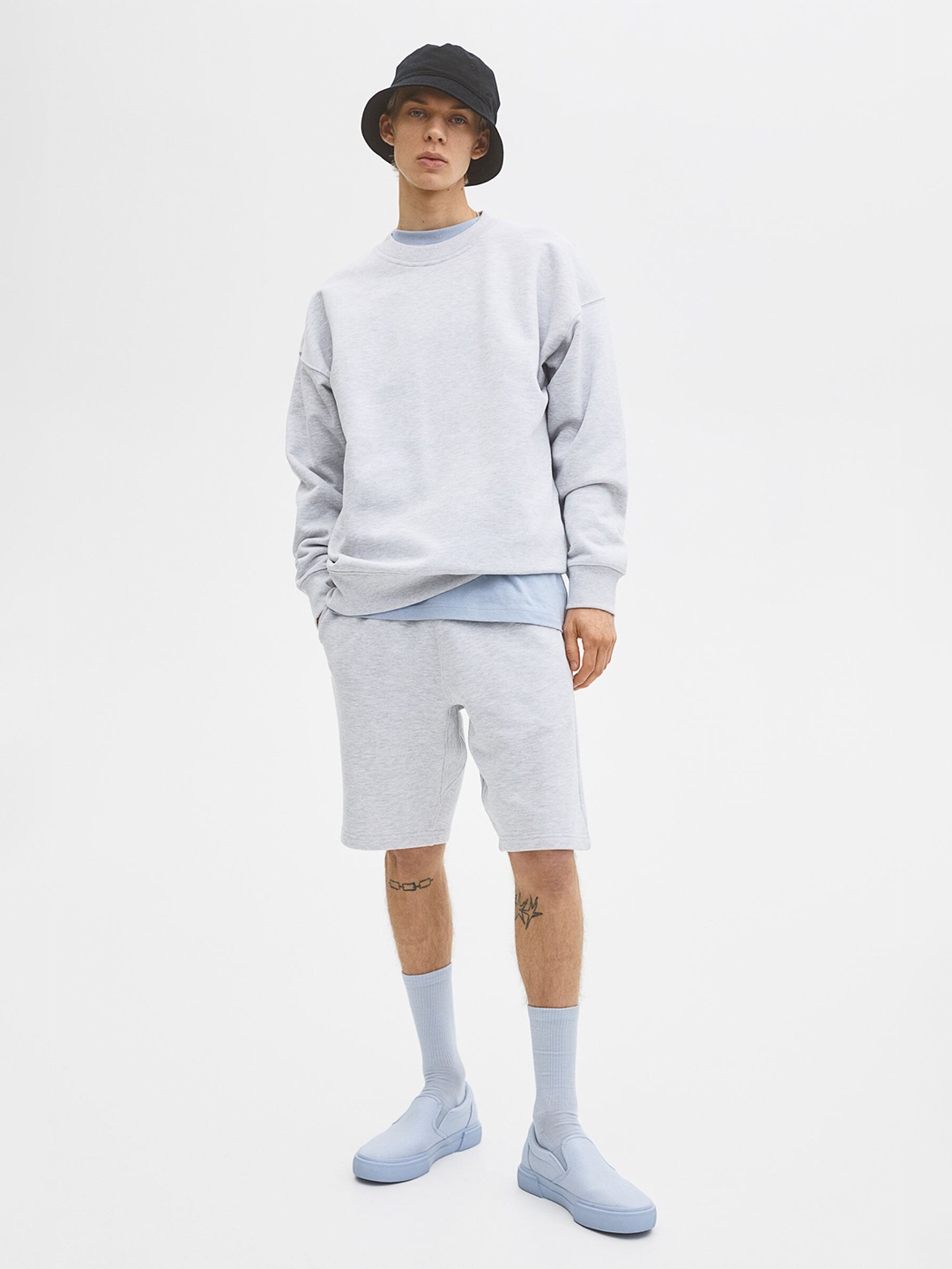 

H&M Men Grey Oversized Fit Cotton Sweatshirt