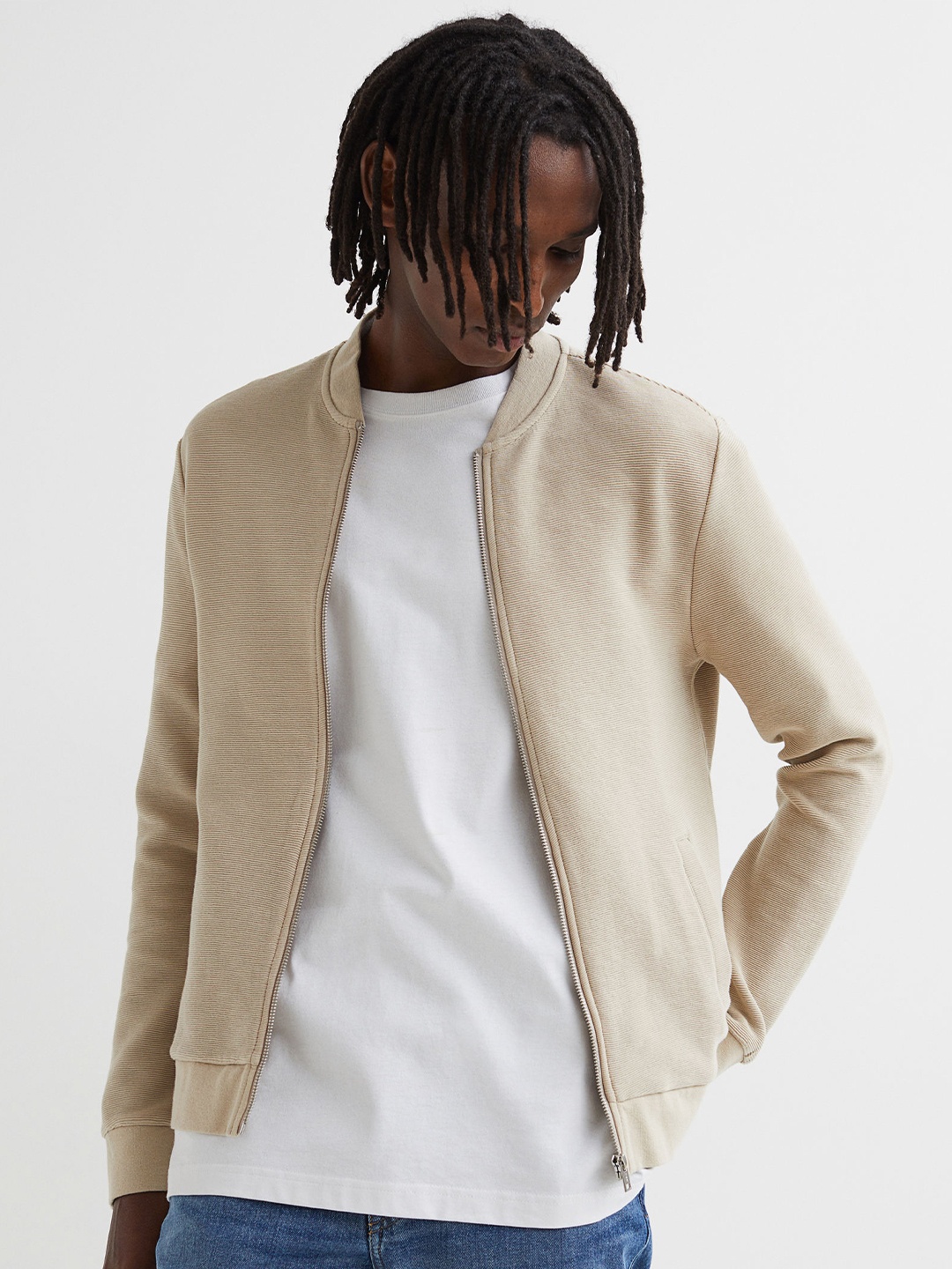 

H&M Men Beige Solid Zipped Cardigan