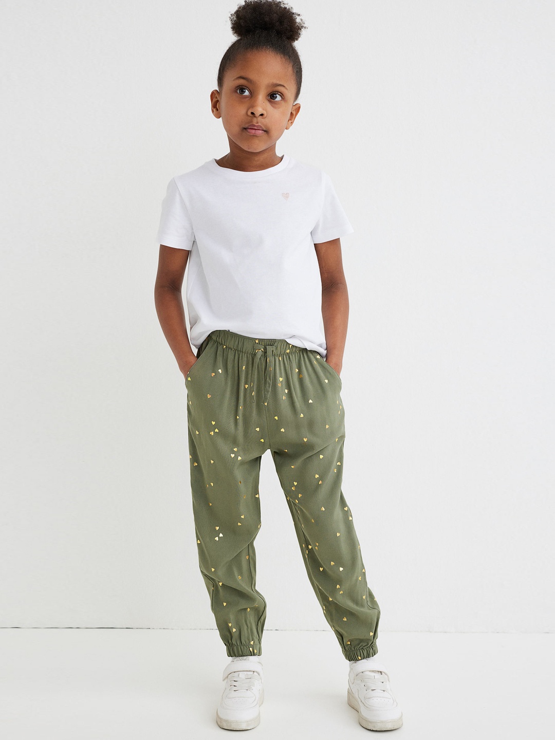 

H&M Girls Green Solid Woven Joggers