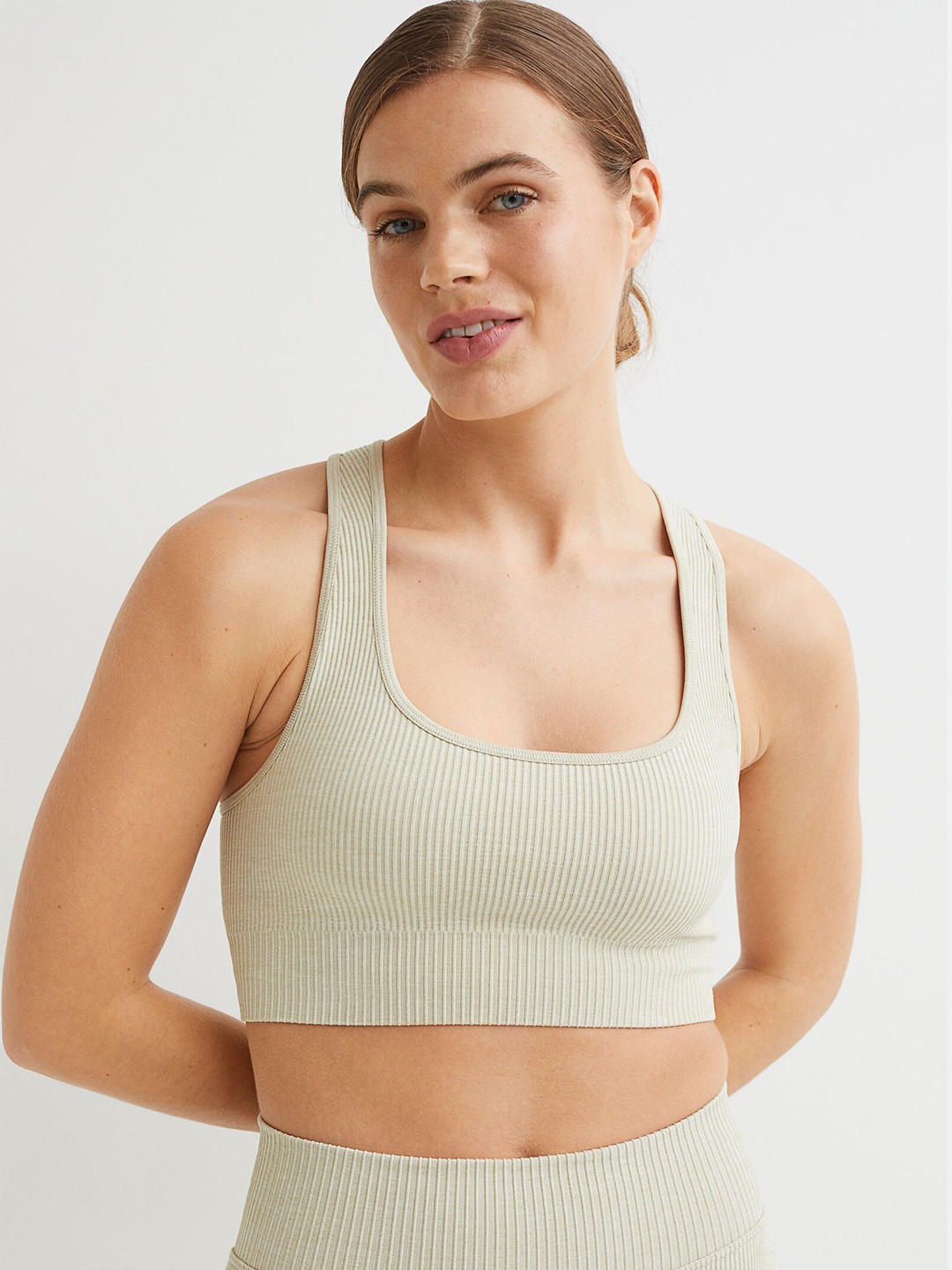 

H&M Green Light Support Seamless Sports Bralette 1034579002