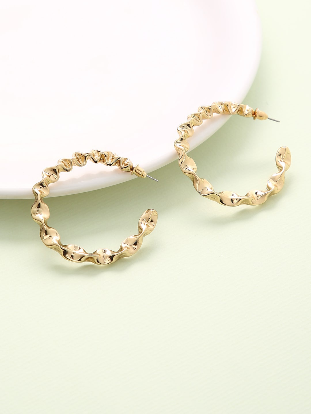 

justpeachy Gold-Toned Contemporary Hoop Earrings