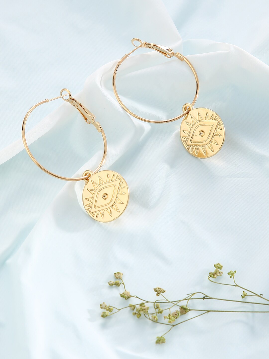 

justpeachy Gold-Toned Contemporary Hoop Earrings