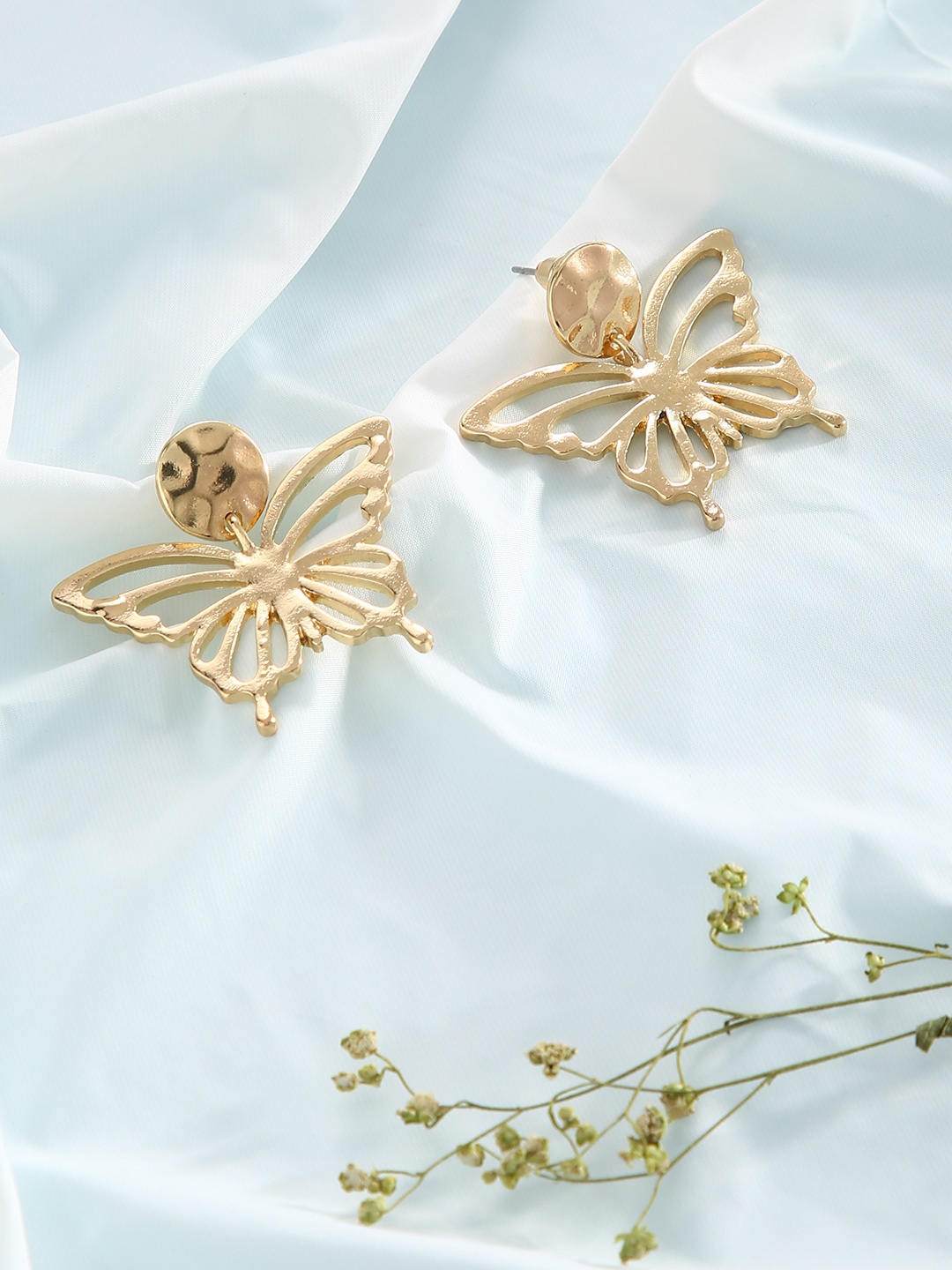 

justpeachy Gold-Toned Contemporary Studs Earrings