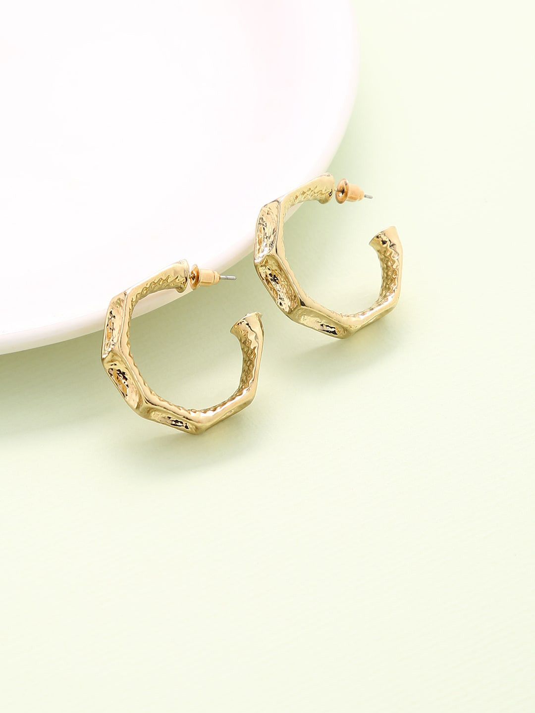 

justpeachy Gold-Toned Contemporary Hoop Earrings