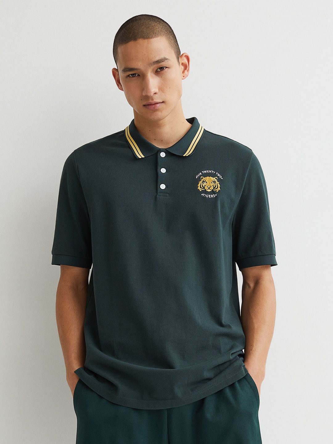 

H&M Men Green Slim Fit Embroidered Piqu Pure Cotton Polo Shirt